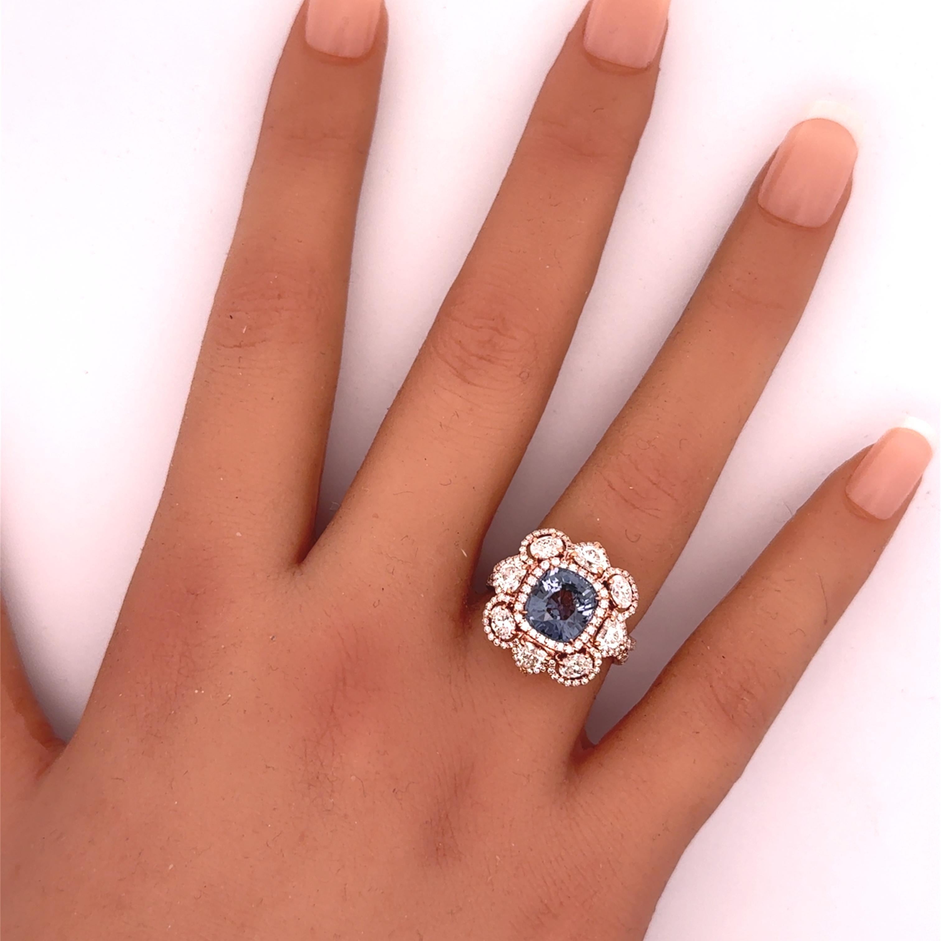 2,89 Karat lila Spinell Diamant 18k Roségold Herz-Flower-Ring (Ovalschliff) im Angebot