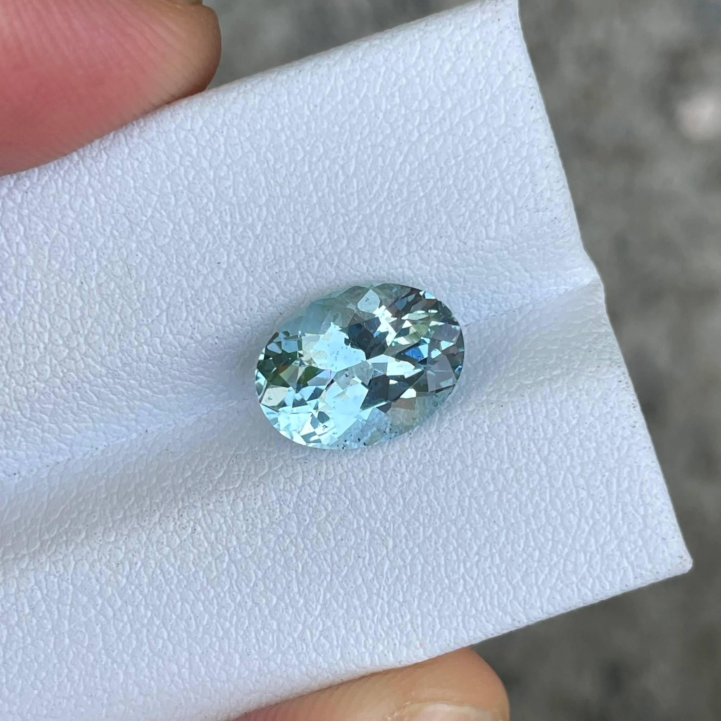 Peso 2,89 quilates 
Dimensiones 11,3x8,4x5,8 mm 
Tratamiento ninguno 
Origen África 
Claridad VVS 
Forma ovalada 
Corte facetado 


Esta gema de aguamarina azul de 2.89 quilates es una impresionante piedra natural de talla ovalada, procedente de los