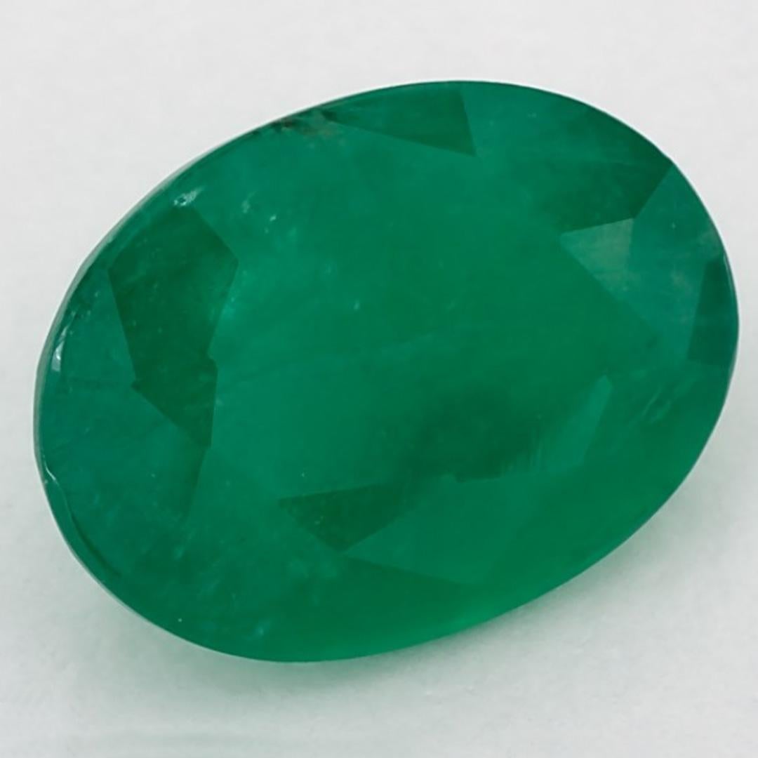 D'un vert éclatant, la pierre de naissance du mois de mai symbolise le renouveau de la croissance printanière. 

Explorez la vibrante collection d'émeraudes, de rubis et de saphirs de notre magasin, disponibles sous forme de pierres précieuses en