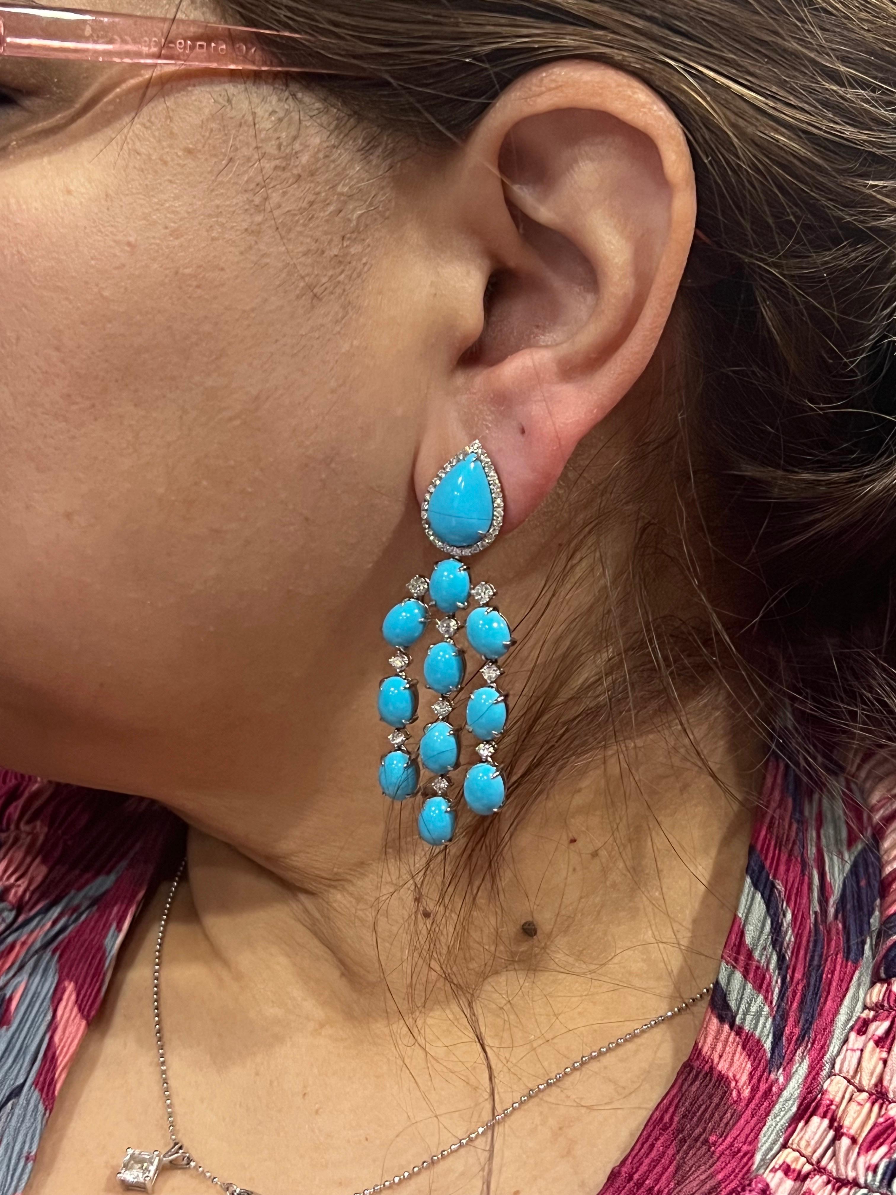 28,92 Orecchini Cabochon Pear/Oval Turquoise & Diamond Rounds in oro bianco 14 kt. In condizioni Nuovo in vendita a New York, NY