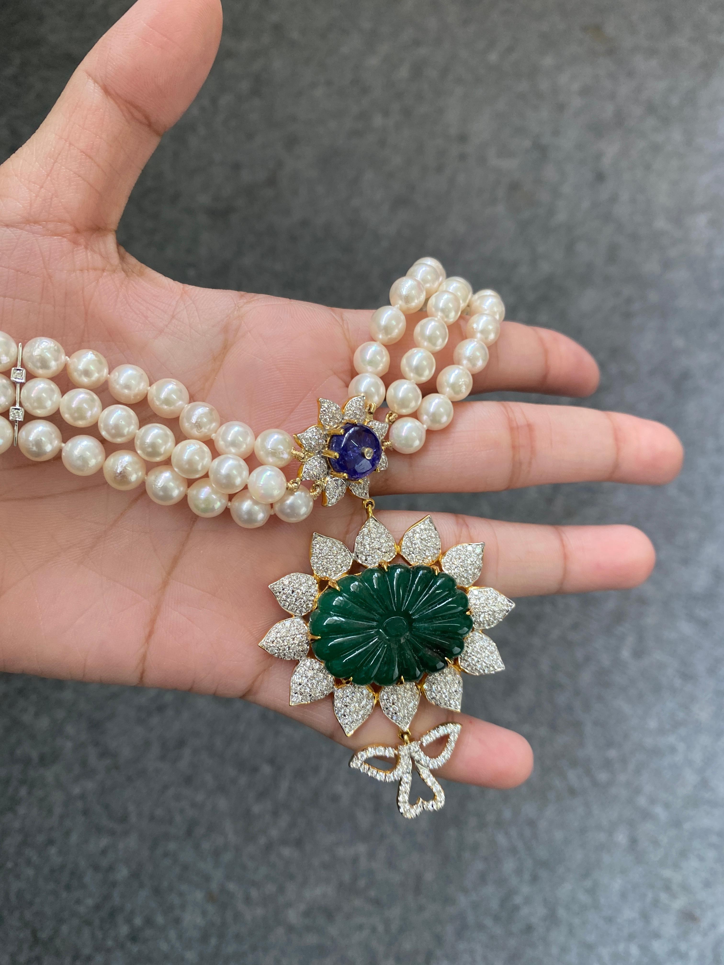 Art Deco 28.95 Carat Carved Emerald, Tanzanite and Pearl Choker For Sale