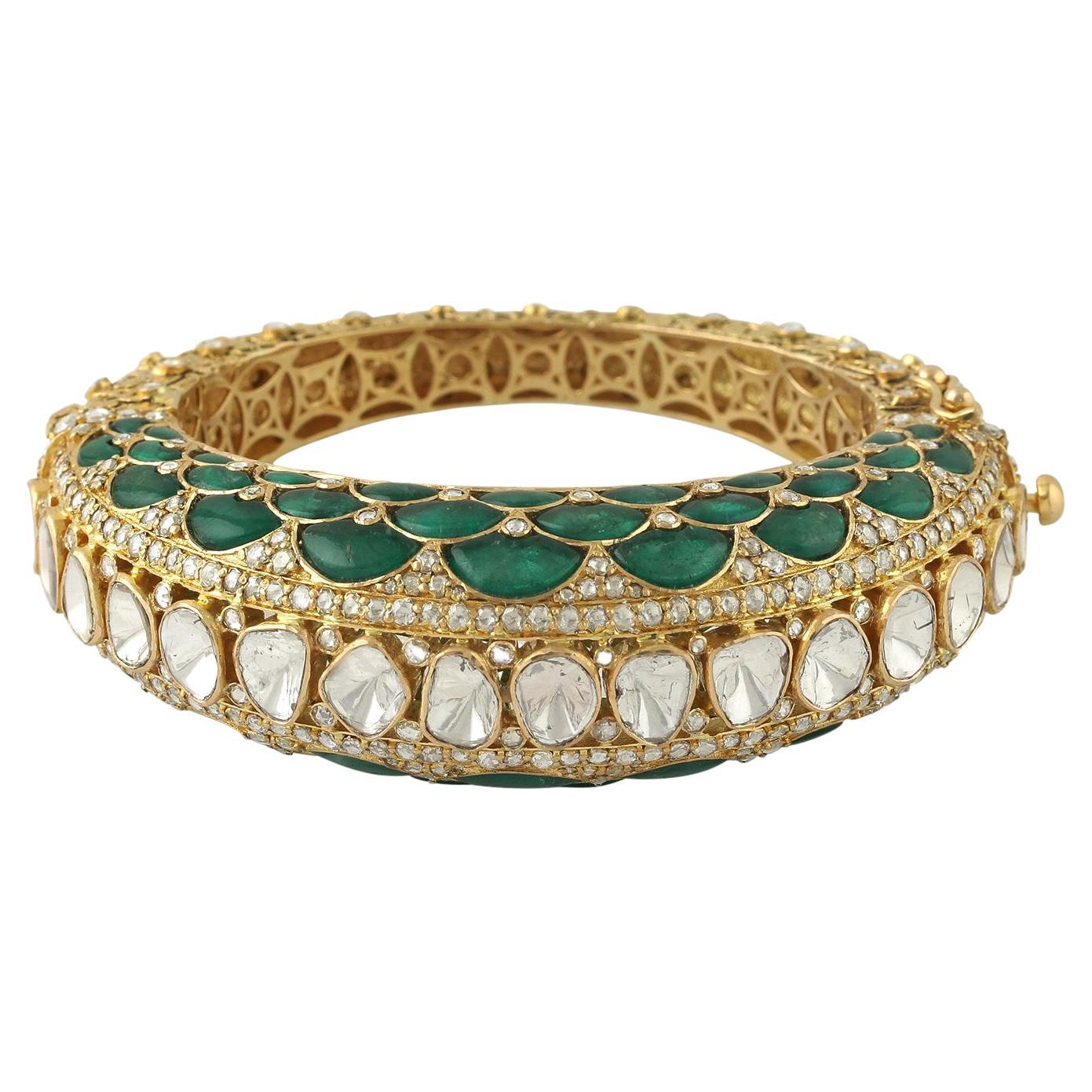 28.95 Carat Rose Cut Diamond Emerald 14 Karat Gold Maharaja Bangle Bracelet For Sale
