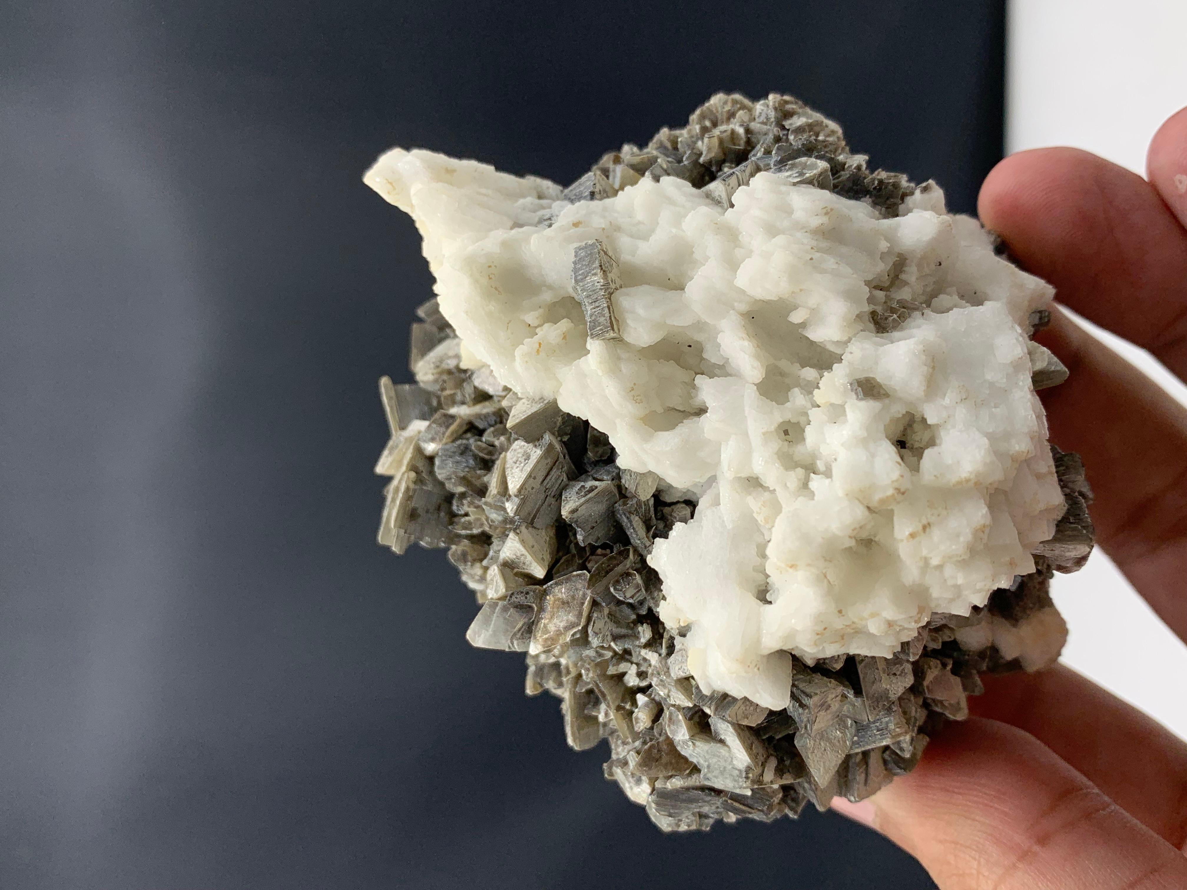 289.99 Gram Albite With Feldspar Specimen From Skardu, Pakistan  For Sale 1