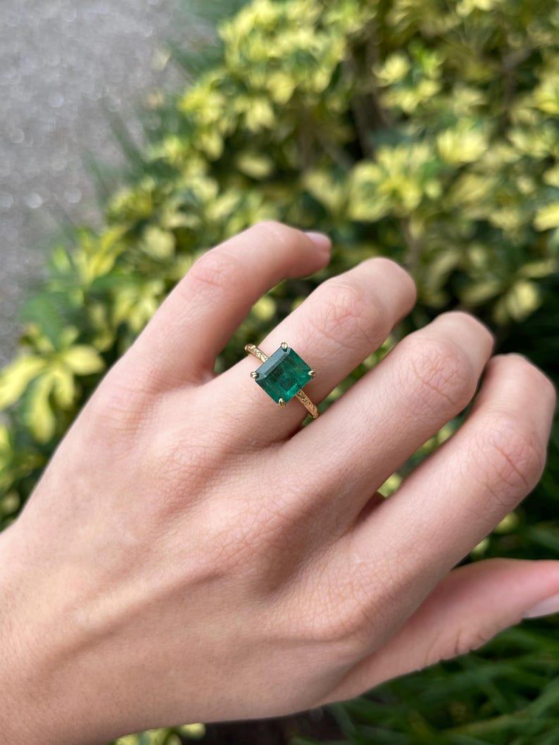 Modern 2.89ct 14K Asscher Cut Emerald Solitaire Ring - Medium Dark Green Floral Prong For Sale