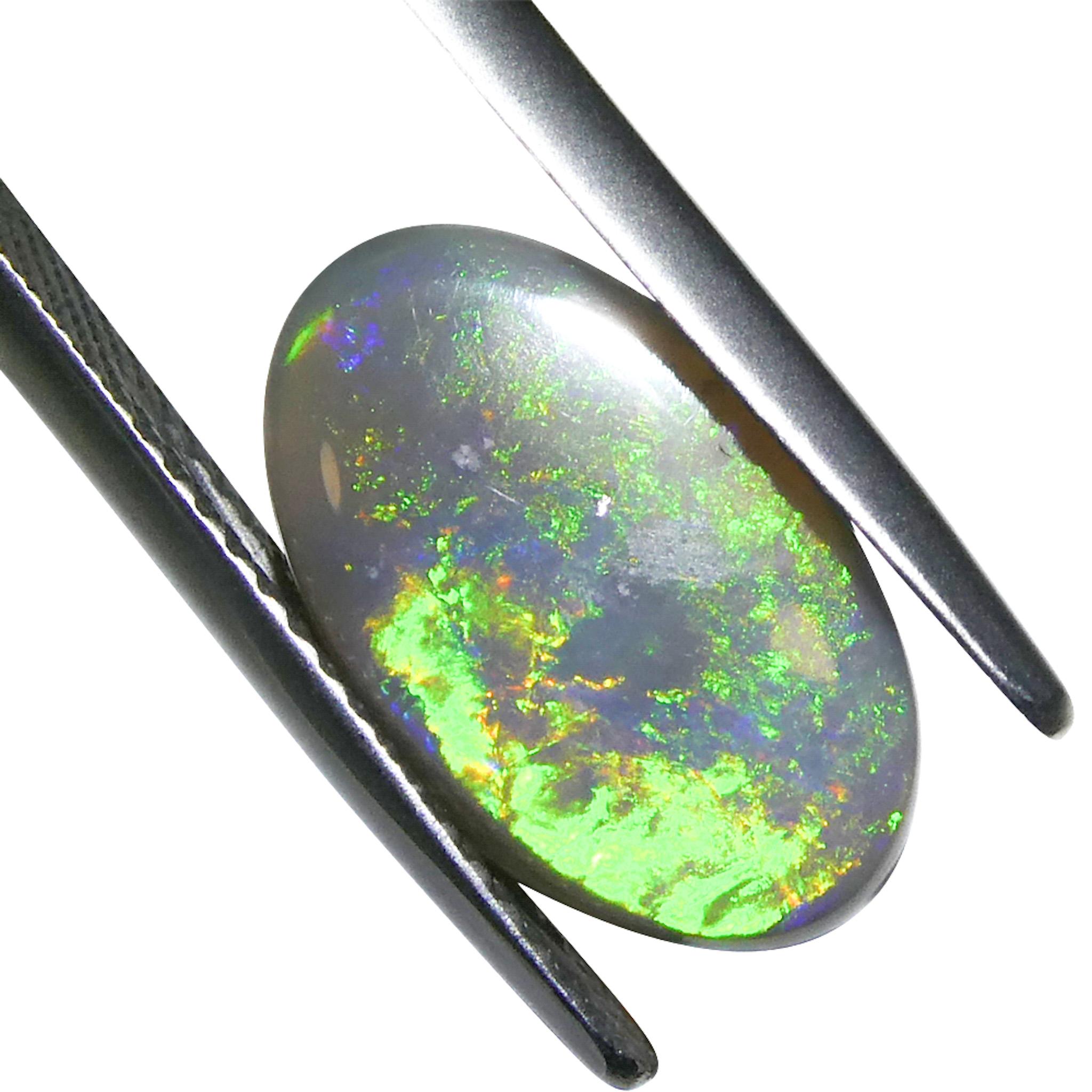 2,89ct Opale grigio ovale cabochon dall'Australia in vendita 4