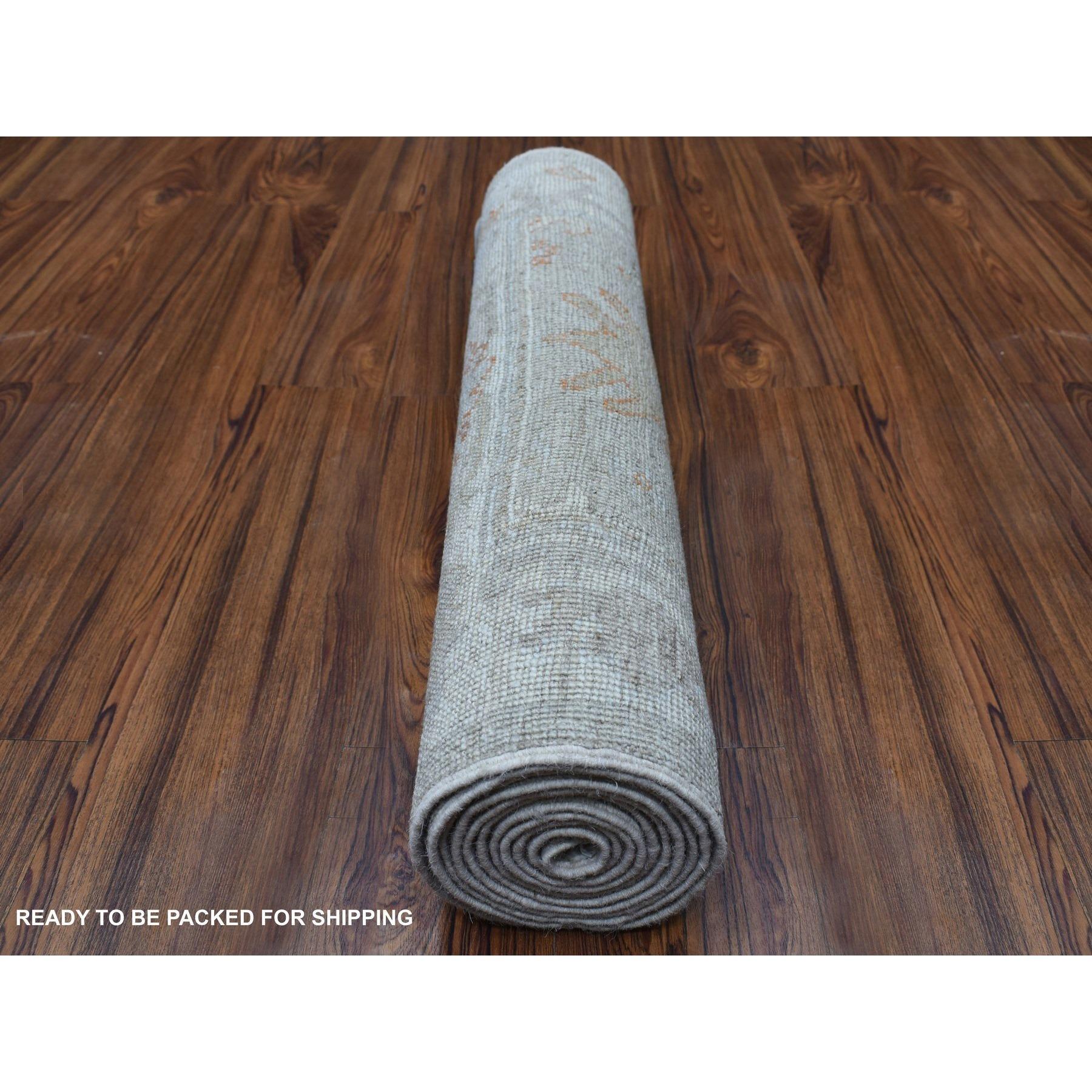 Hand-Knotted 2'8