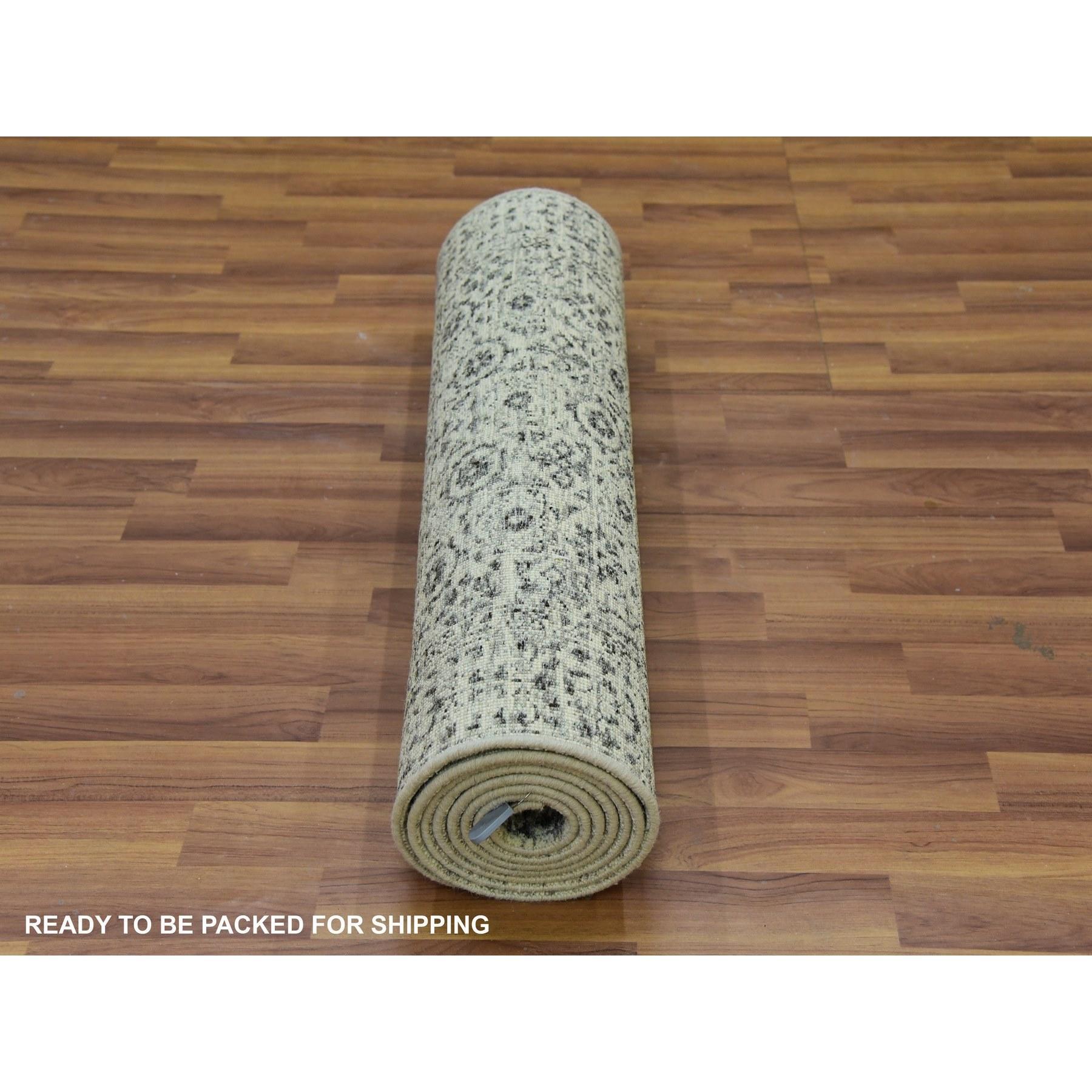 Hand-Knotted 2'8