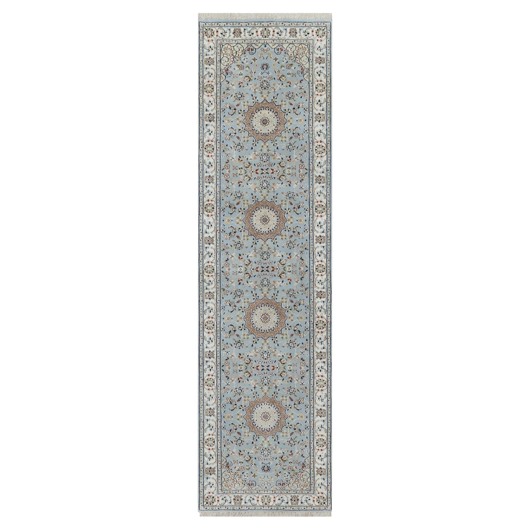 2
8 "x10
1" Blau 250 KPSI Handgeknüpfter Nain Floral Medaillon Teppich aus Wolle und Seide