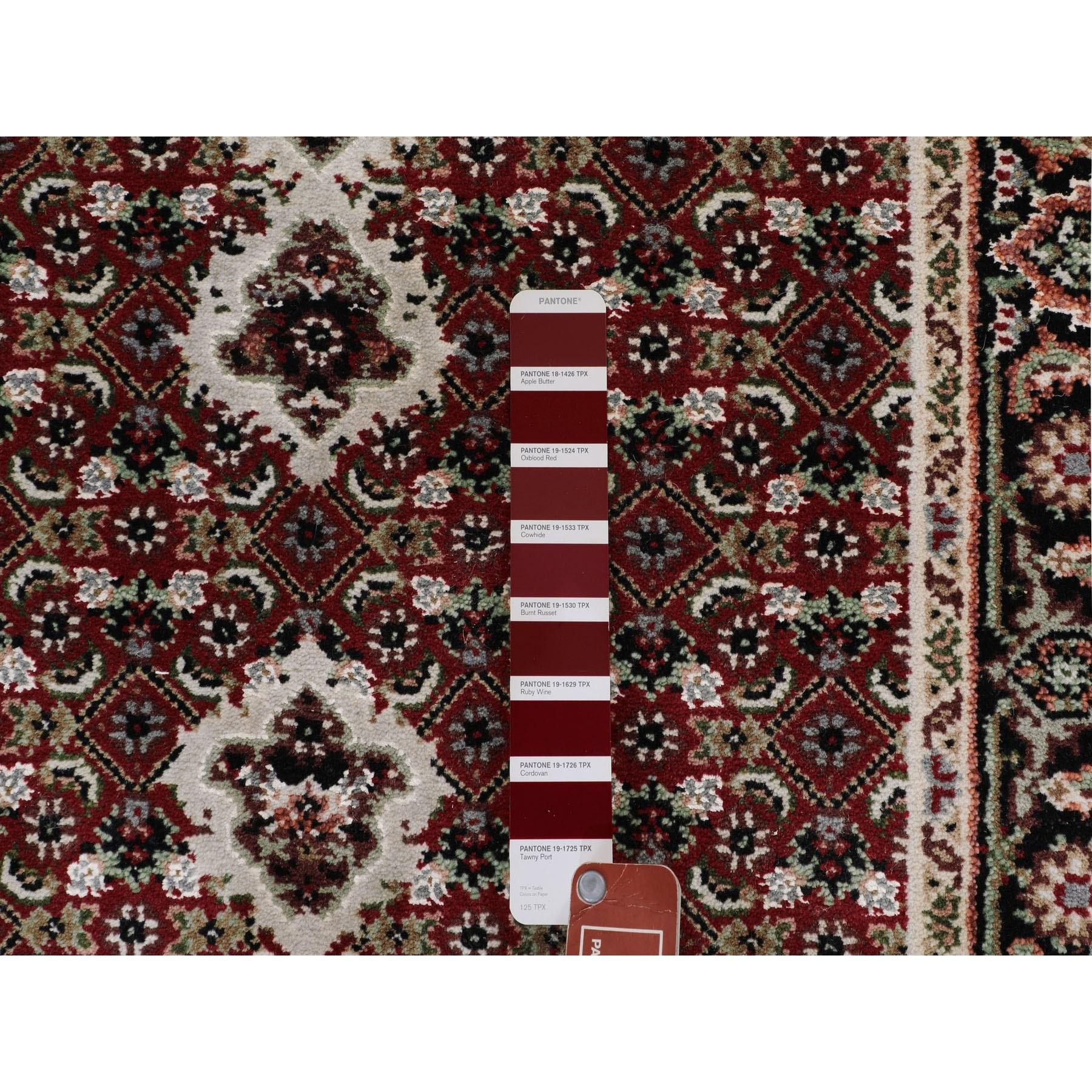 Hand-Knotted 2'8