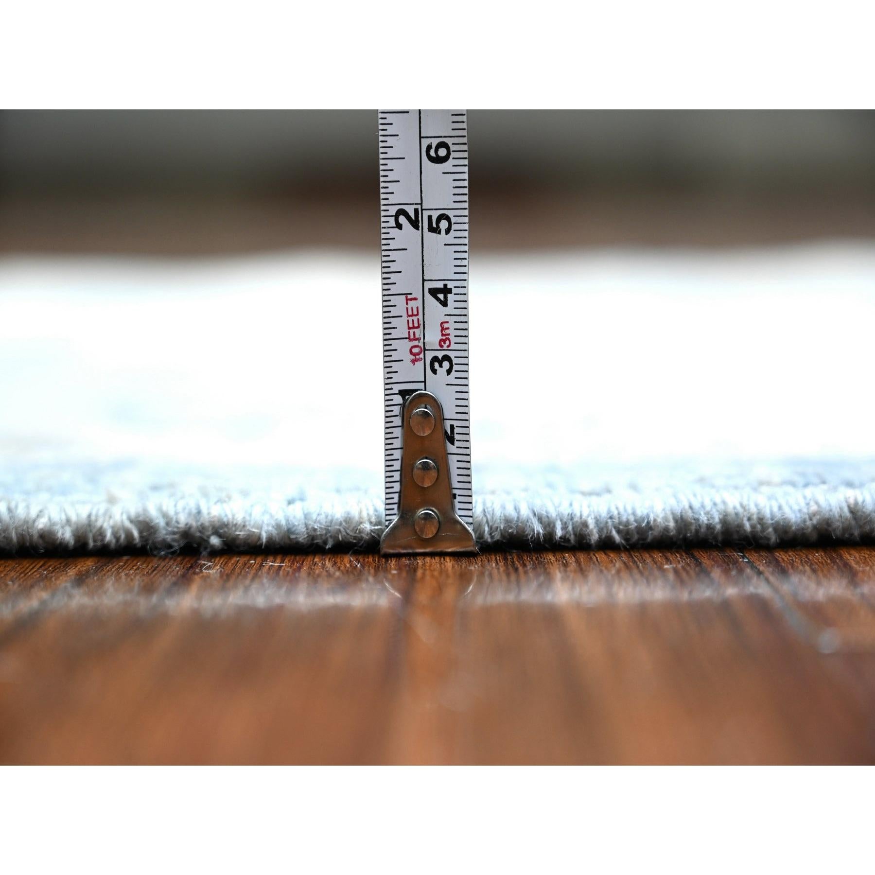 Noué à la main 2'8 