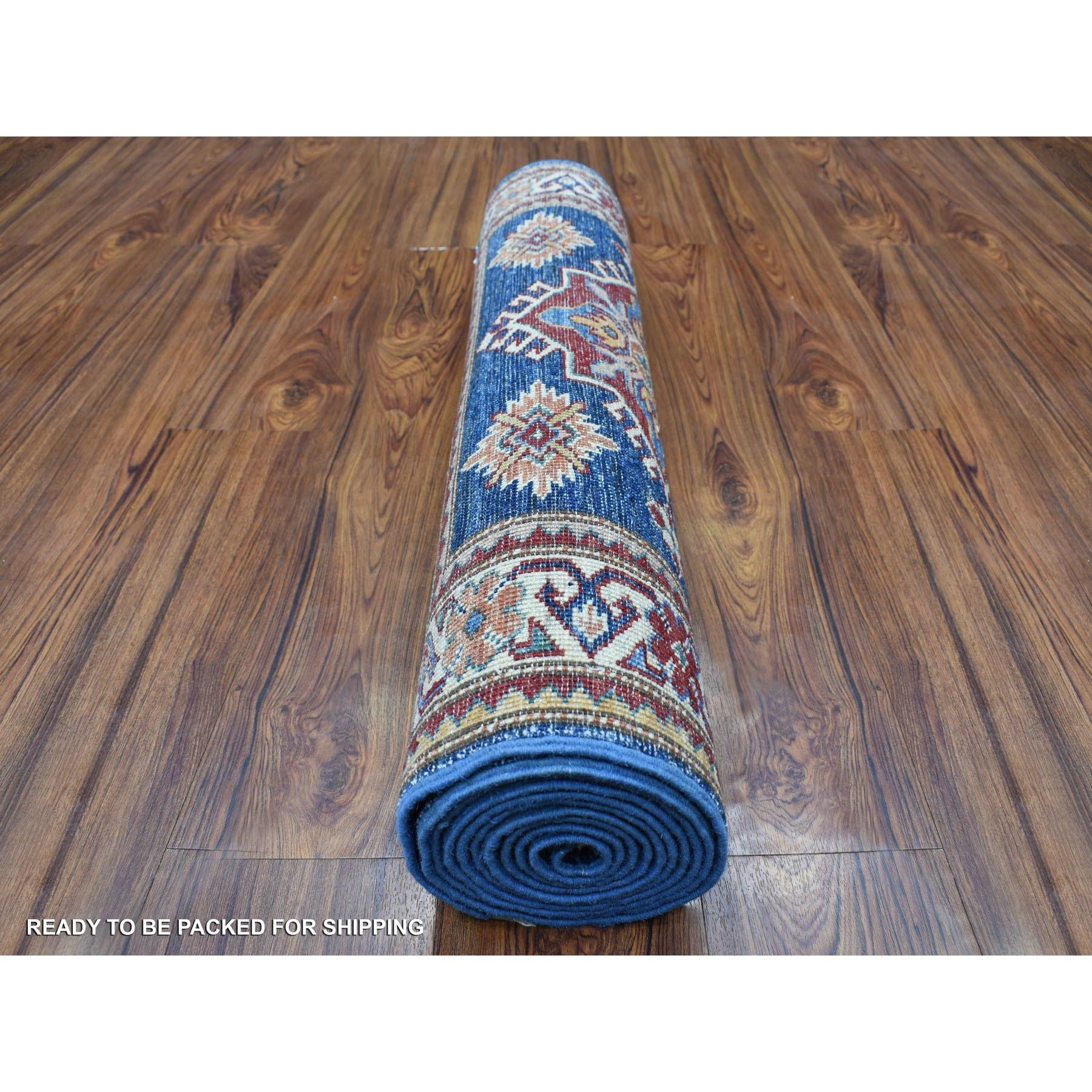 Hand-Knotted 2'8