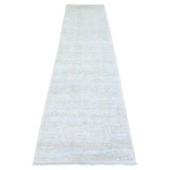 2'8"x10'8" Daisy White Washed Out Peshawar - Tapis de course oriental noué à la main