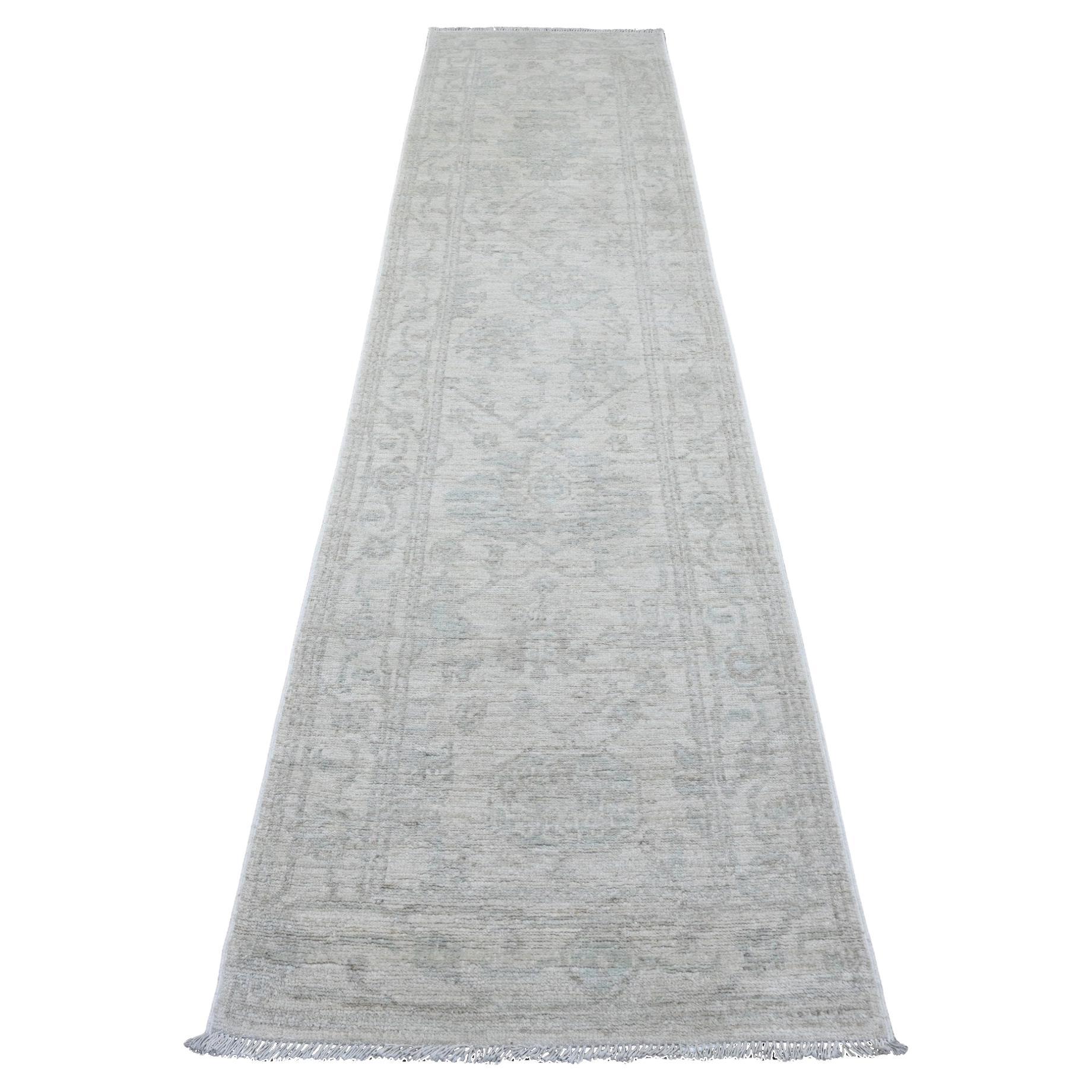Tappeto Runner in lana bianco annodato a mano in angora afghana con design a foglie di Oushak