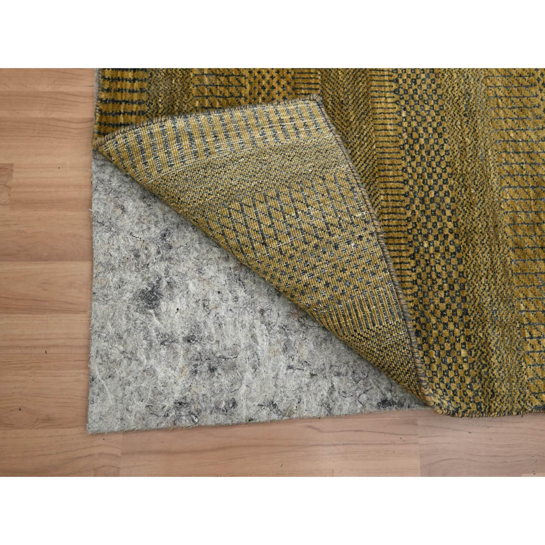 Moderno Tappeto Runner in lana e seta annodato a mano con design moderno in erba marrone 2'8 