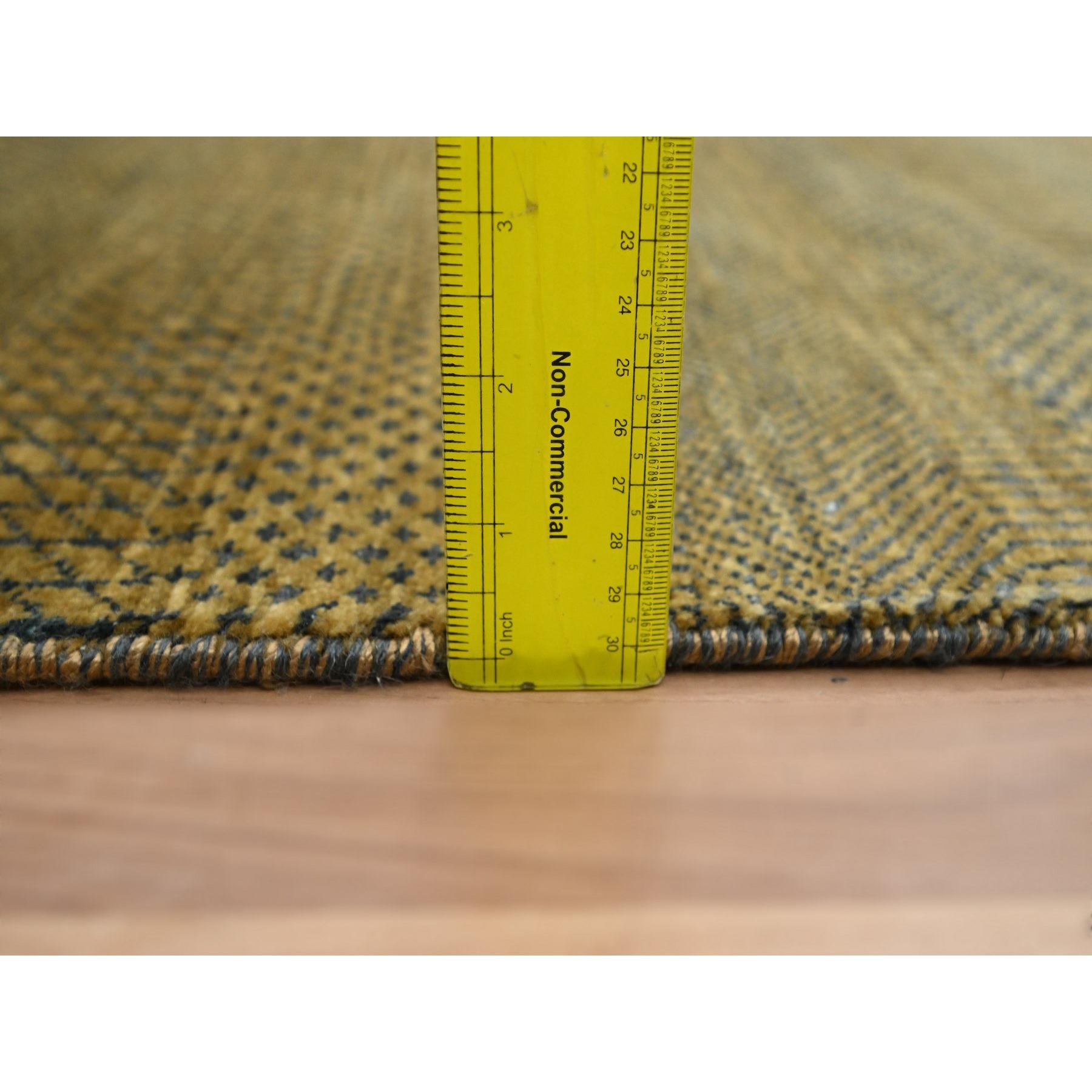 Tappeto Runner in lana e seta annodato a mano con design moderno in erba marrone 2'8 