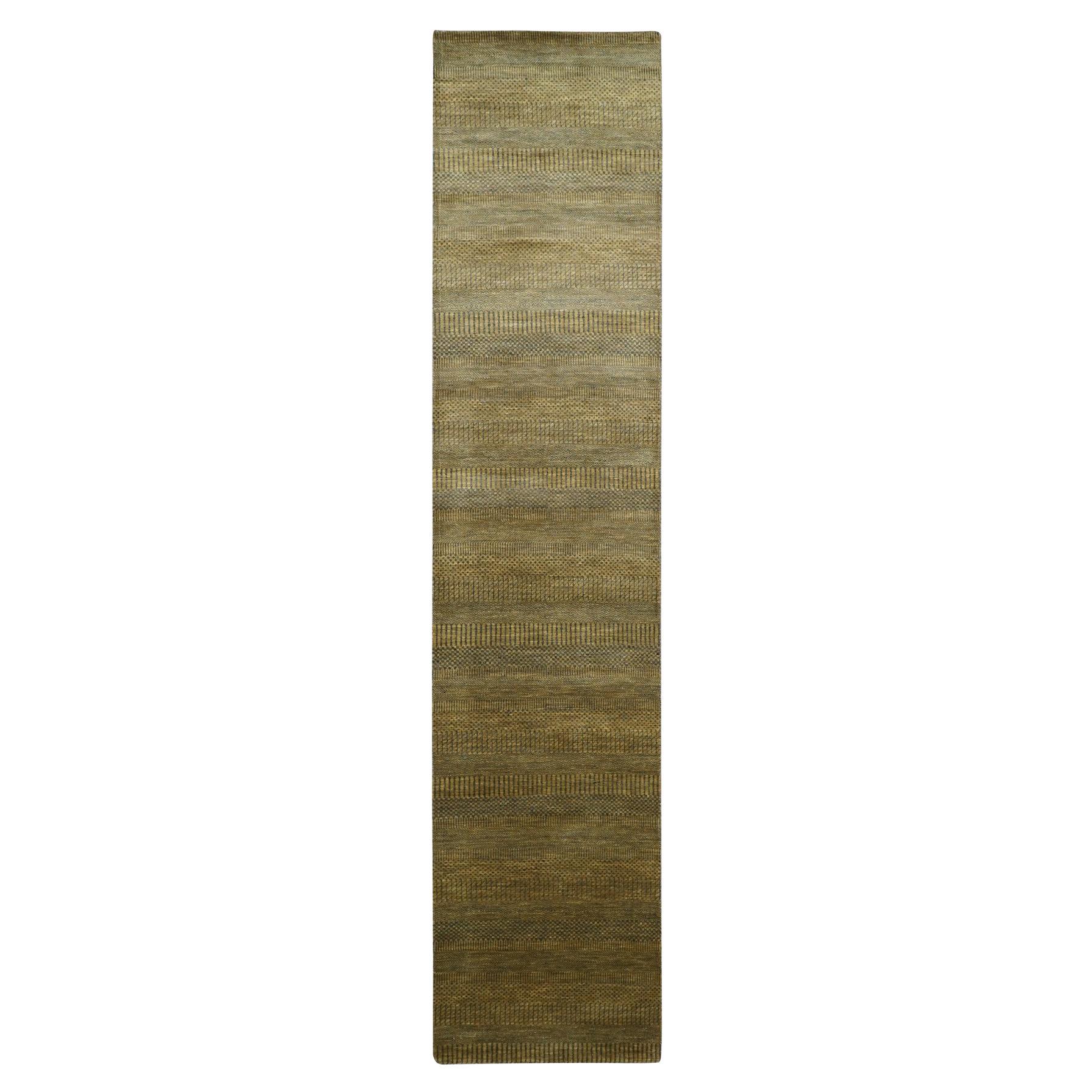 Tappeto Runner in lana e seta annodato a mano con design moderno in erba marrone 2'8 "x12'3". in vendita