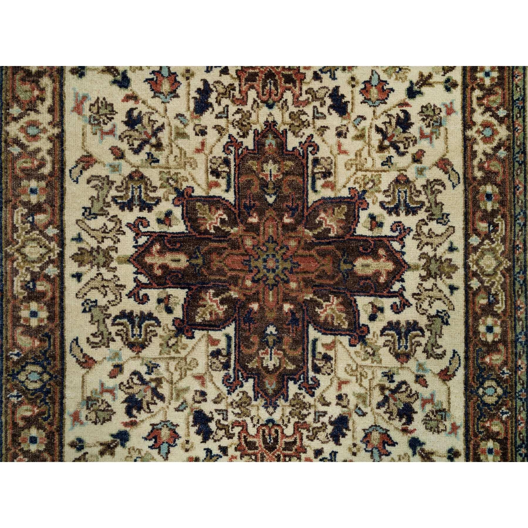 Hand-Knotted 2'8