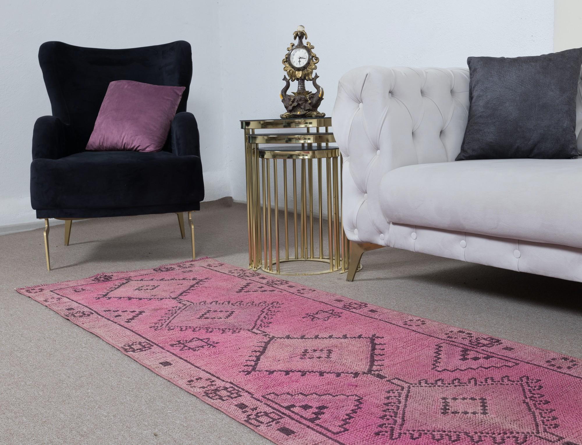 2.8x12,5 Ft Handgefertigter rosa Läufer für Flur, moderner türkischer Corridor-Teppich (Türkisch) im Angebot