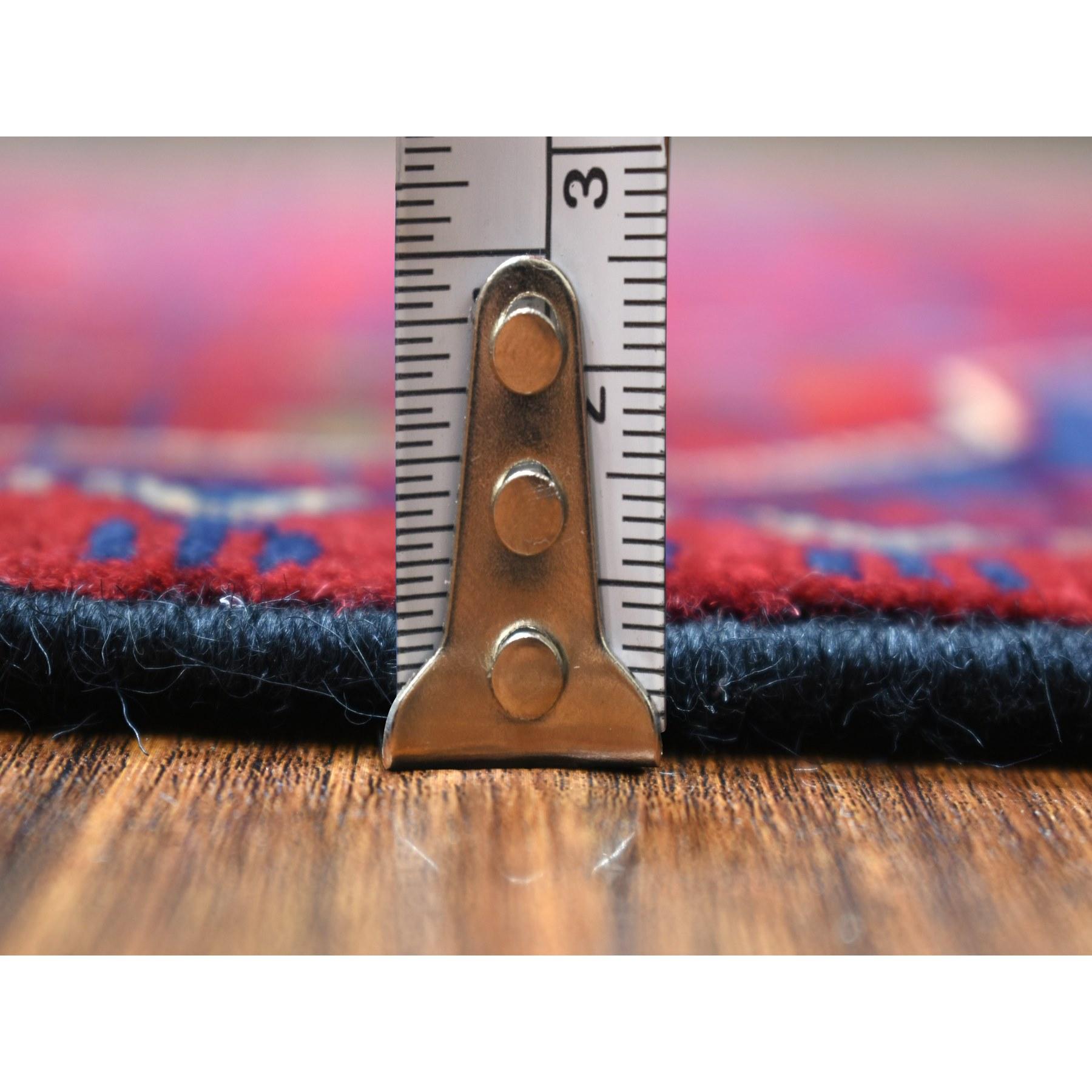 Noué à la main Tapis de couloir noué à la main, rouge profond, Khamyab afghan 2'8