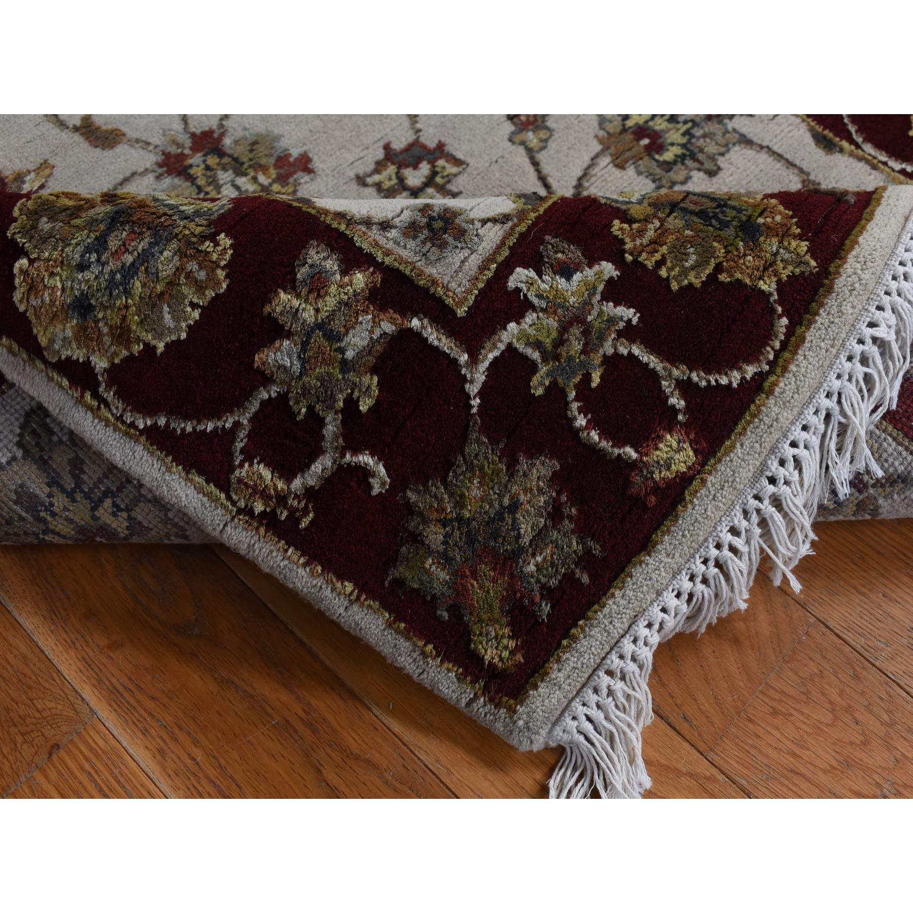 Annodato a mano Tappeto Runner XL, metà lana e metà seta, avorio, design del Rajasthan in vendita