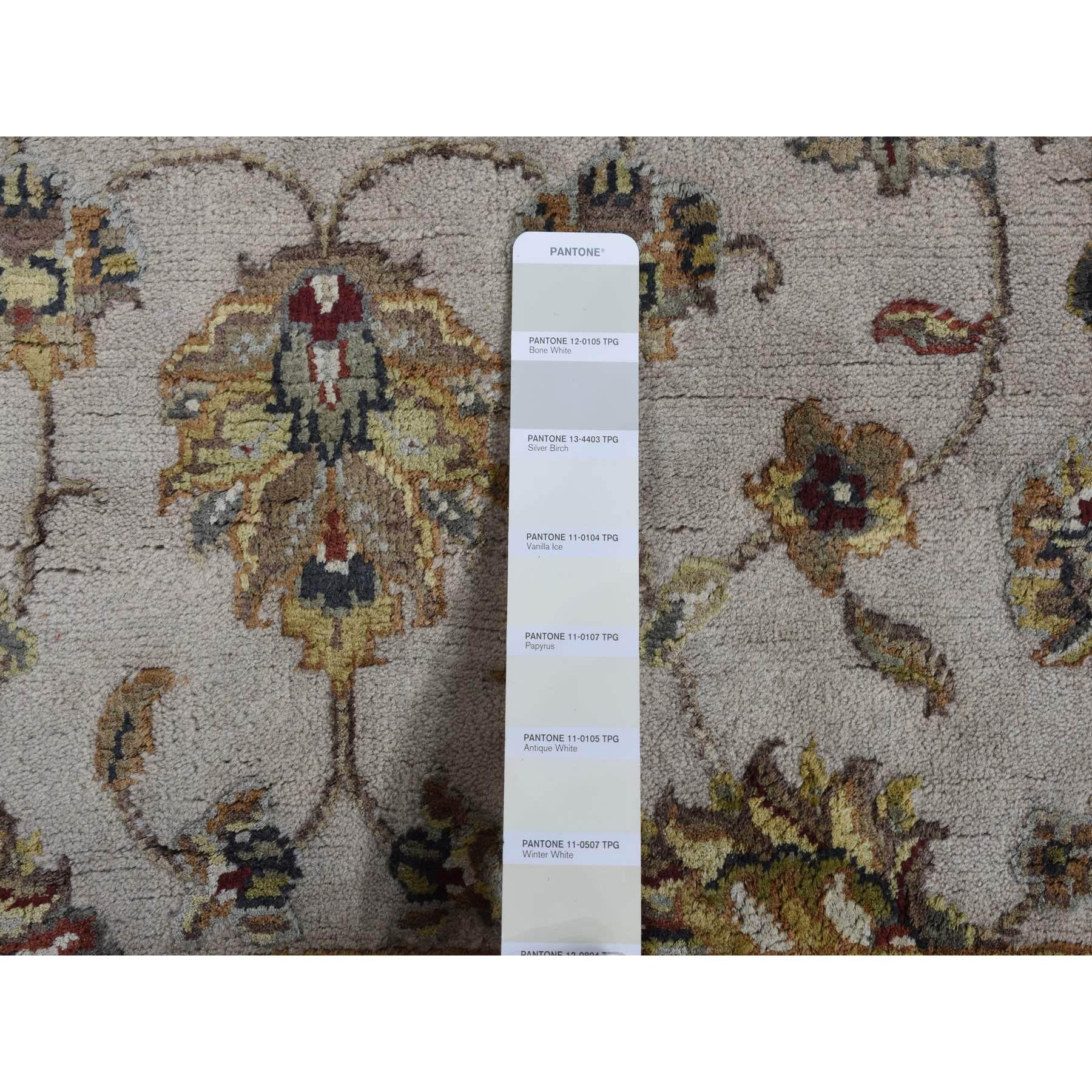 Tappeto Runner XL, metà lana e metà seta, avorio, design del Rajasthan In condizioni Nuovo in vendita a Carlstadt, NJ