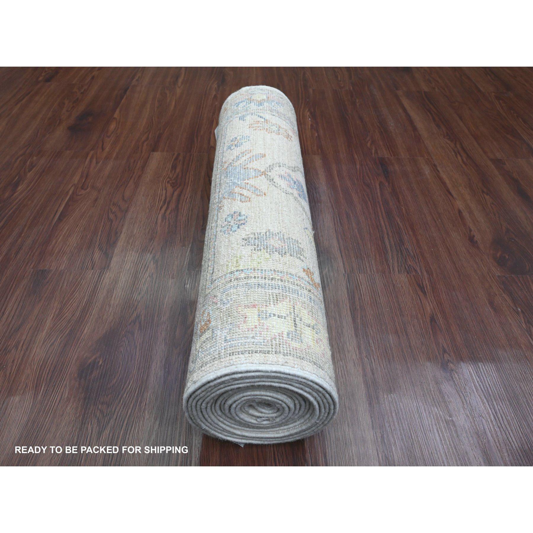 Hand-Knotted 2'8