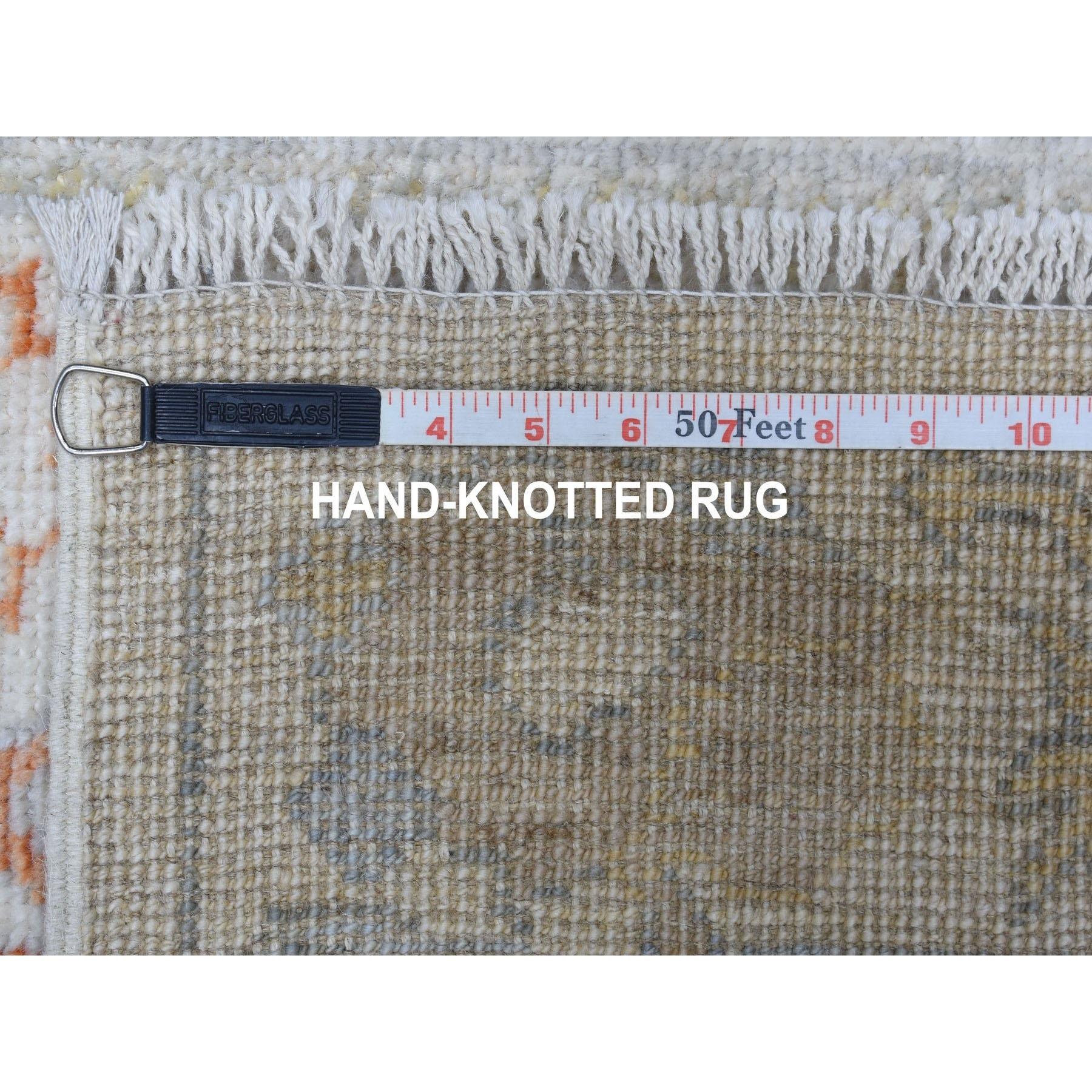XXI secolo e contemporaneo Tappeto Runner XL in Angora Oushak Avorio Annodato A Mano Con Lana Morbida e Soffice in vendita