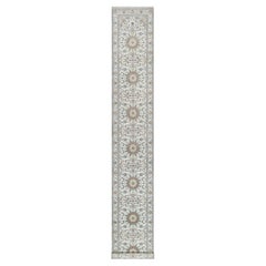 2'8 "x17'8" Blanc Nain Flower Design 250 KPSI Tapis de course en laine et soie nouée à la main