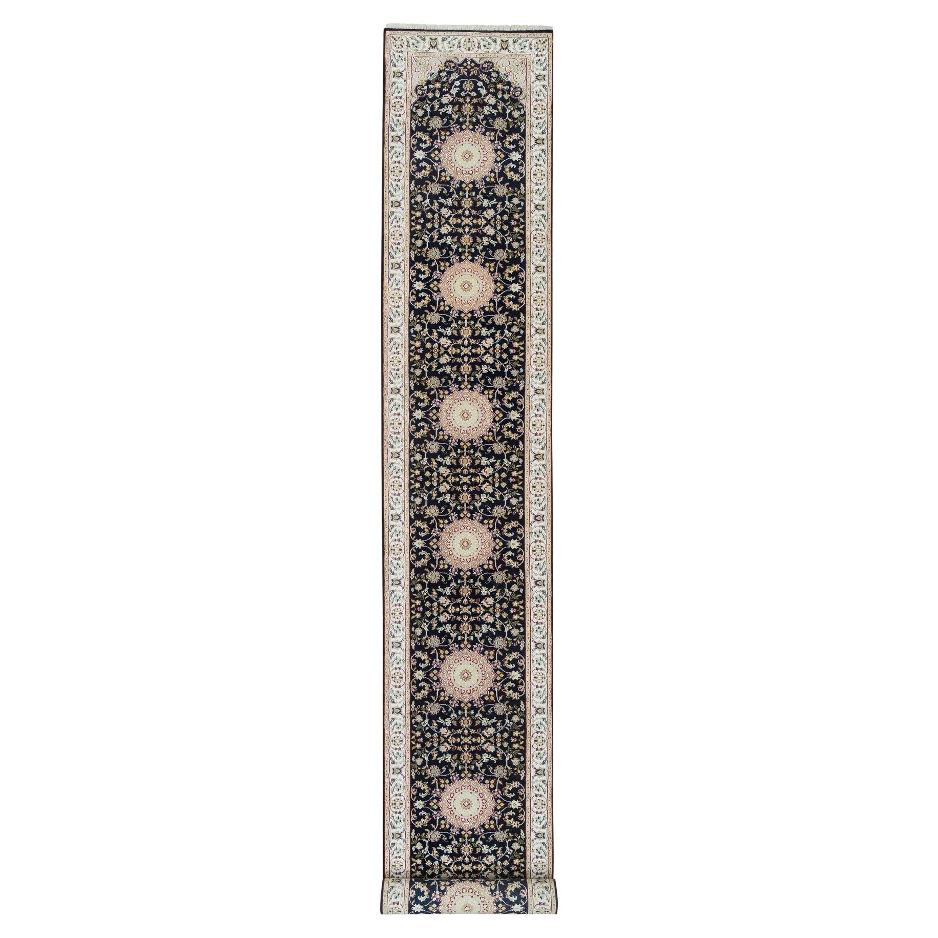 2'8"x19'2"  Blauer Nain Medaillon Design 250 KPSI Handgeknüpfter Wollteppich XL Läufer