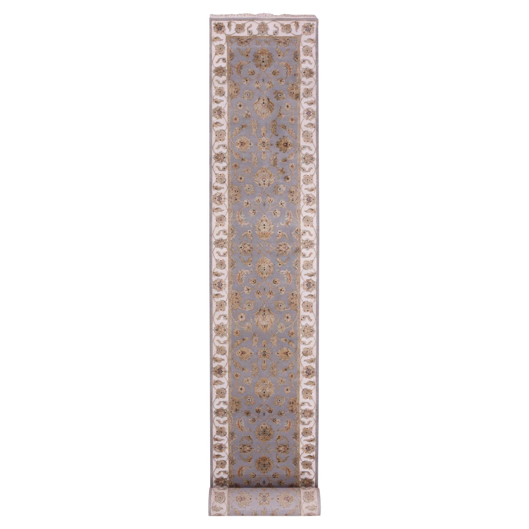 2'8"x21' Blauer handgeknüpfter XL-Läufer aus Wolle und Seide mit Fuchs Rajasthan-Design im Angebot
