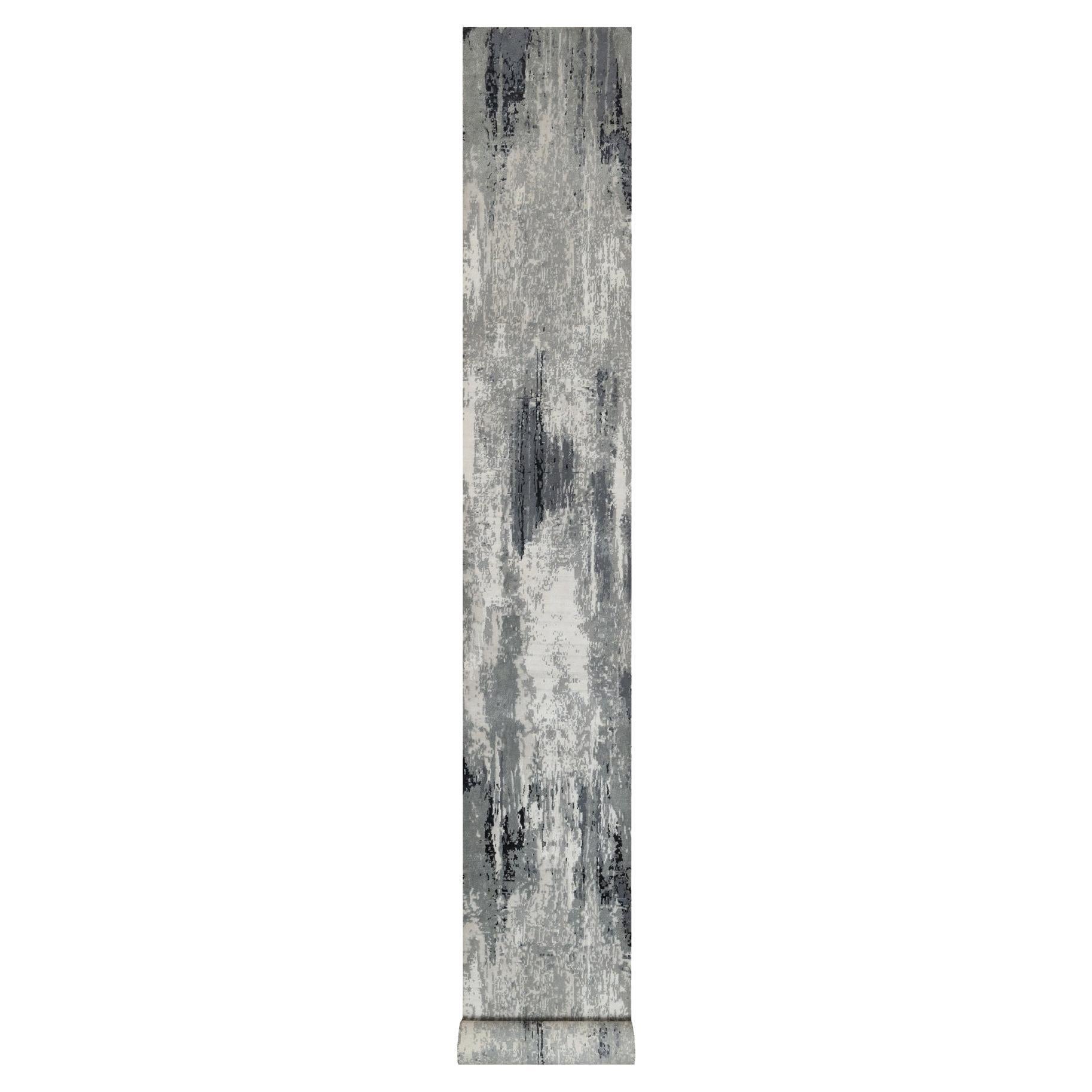 Tappeto Runner in Lana e Seta 2'8 "x23'10' Nero e Avorio Annodato a Mano con Design Astratto