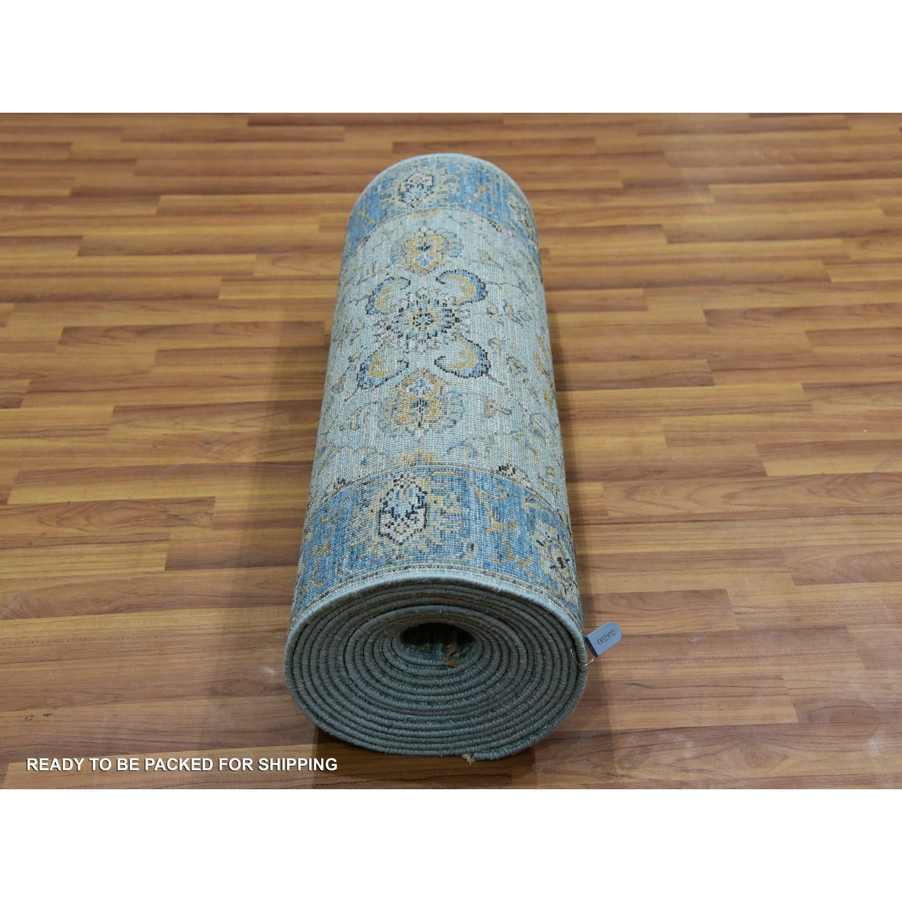 Hand-Knotted 2'8