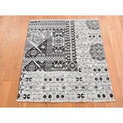 2'8"x3' Cloud Gray Sampler Mamluk Design Pure Wool Hand Knotted Oriental Rug