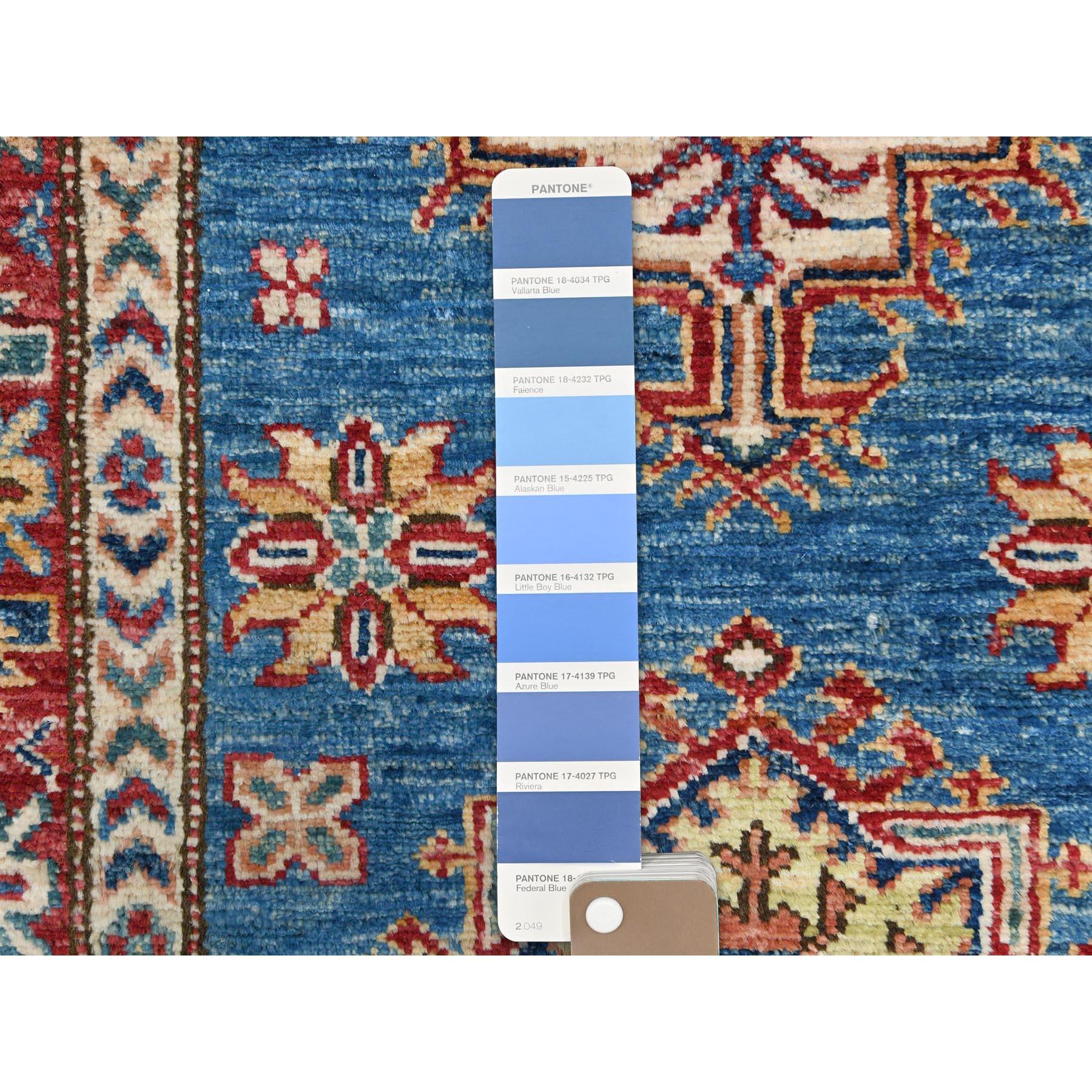 Noué à la main 2'8 