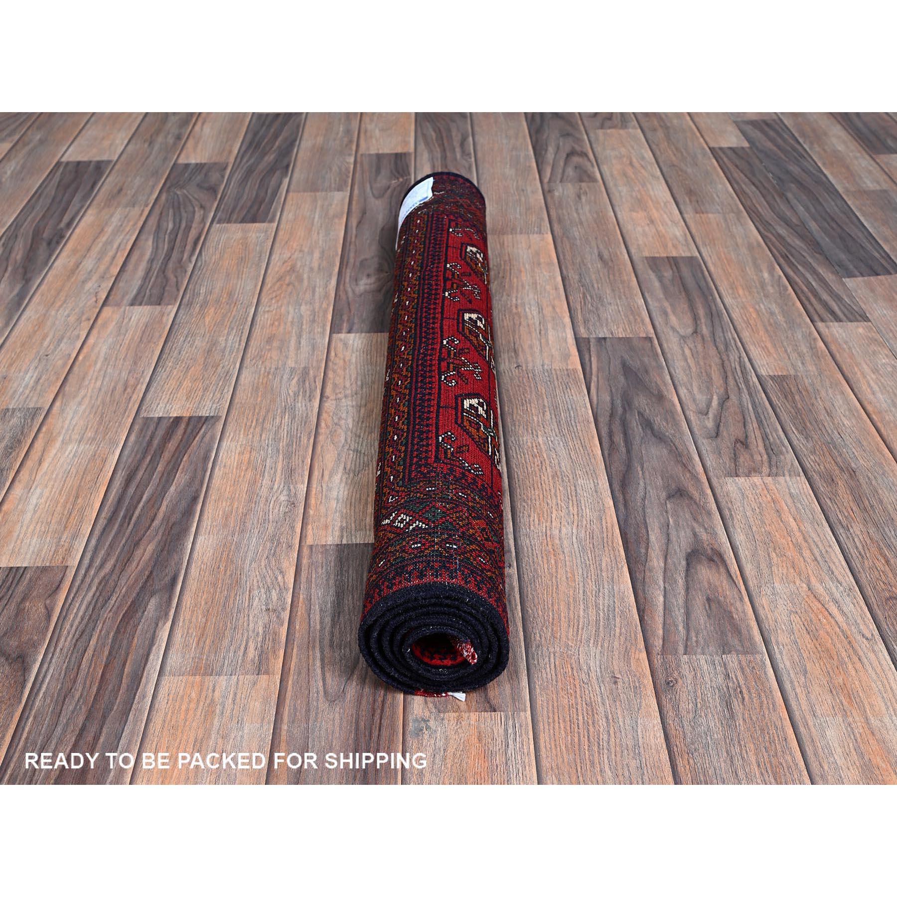 Noué à la main 2'8 