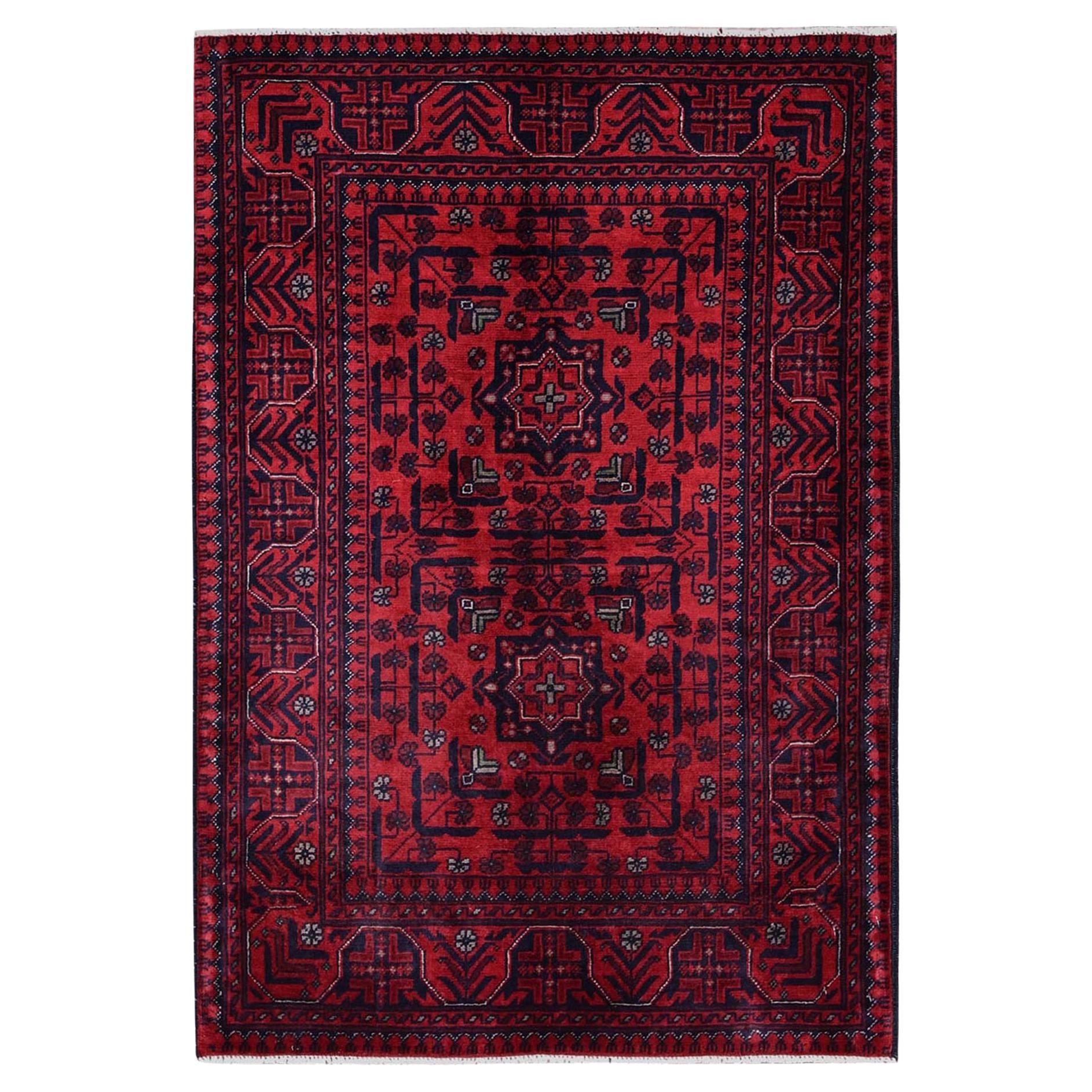 2
8 "x4
Rouge Afghan Khamyab avec design géométrique Tapis en pure laine noué à la main