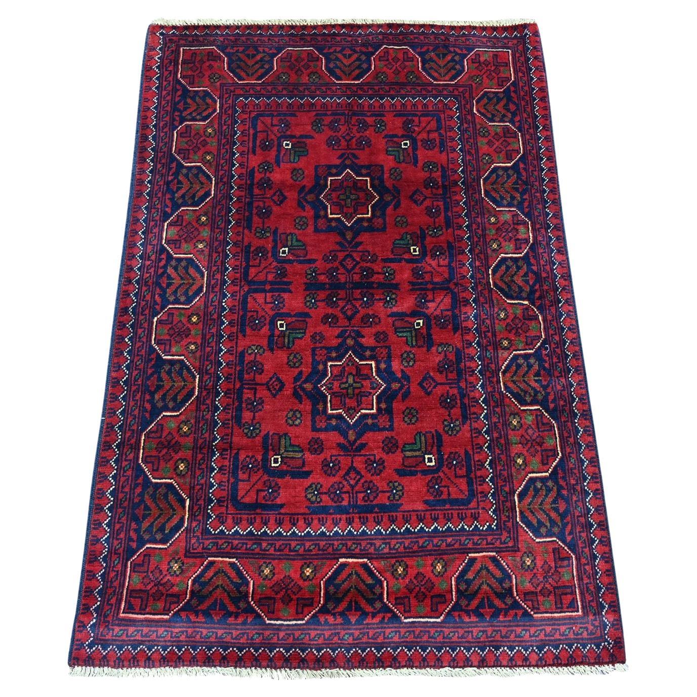 2
8 "x4
2" Tiefroter afghanischer Khamyab Geometrisches Design Handgeknüpfter weicher Wollteppich