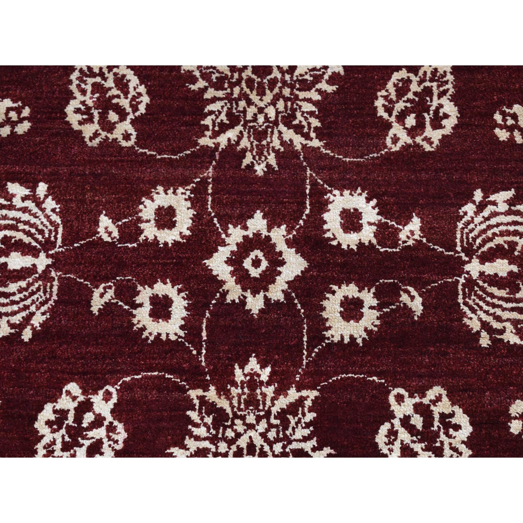 Hand-Knotted 2'8