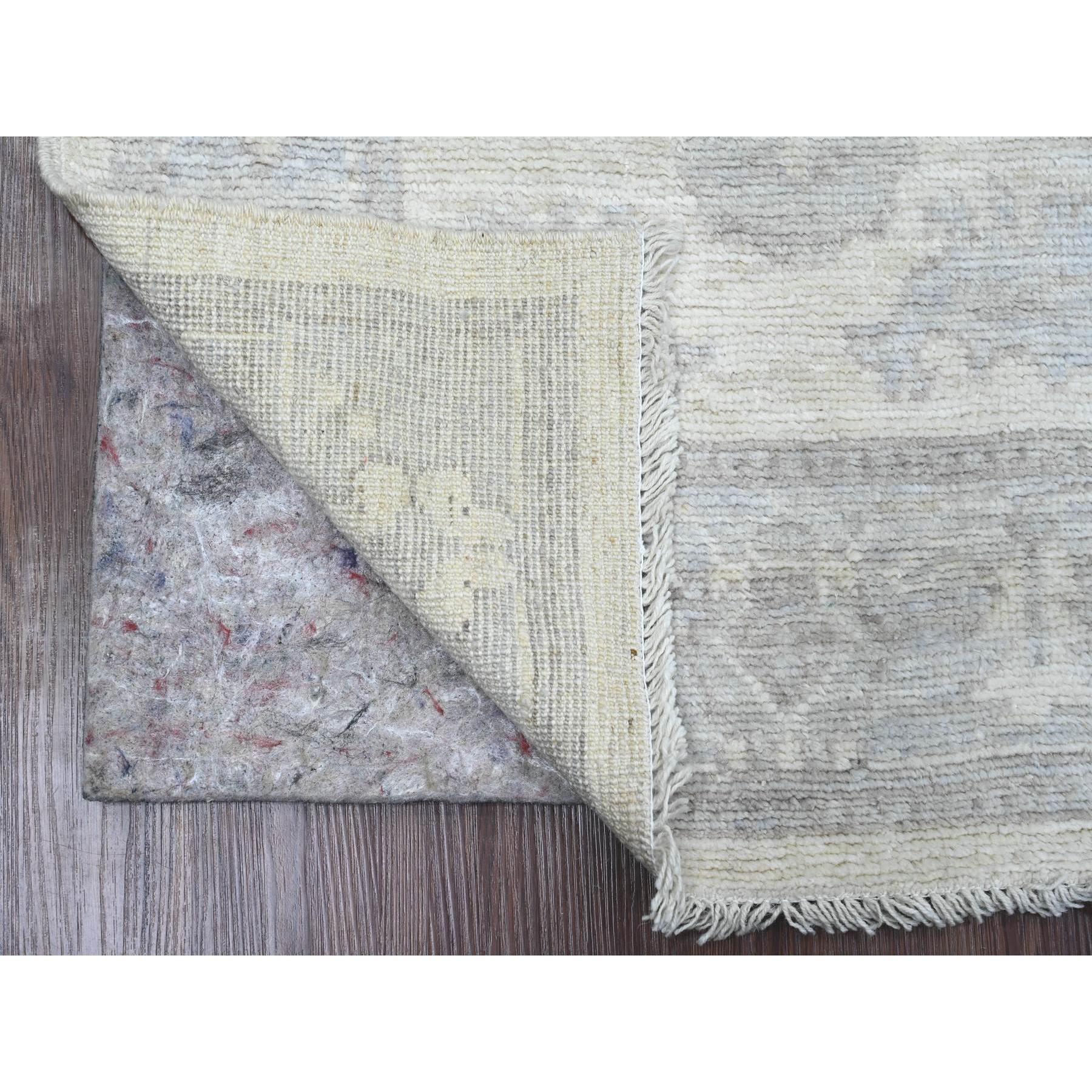 Vista White, Natural Dyes, Afghan Angora Oushak with Floral Design, 100% Wool, Hand Knotted, Runner, Oriental Rug
Matières premières : Laine
Latex : Pas de poils 
hauteur : 0,25 pouces
Style : Transitionnel
Couleur primaire : Ivoire
Couleurs