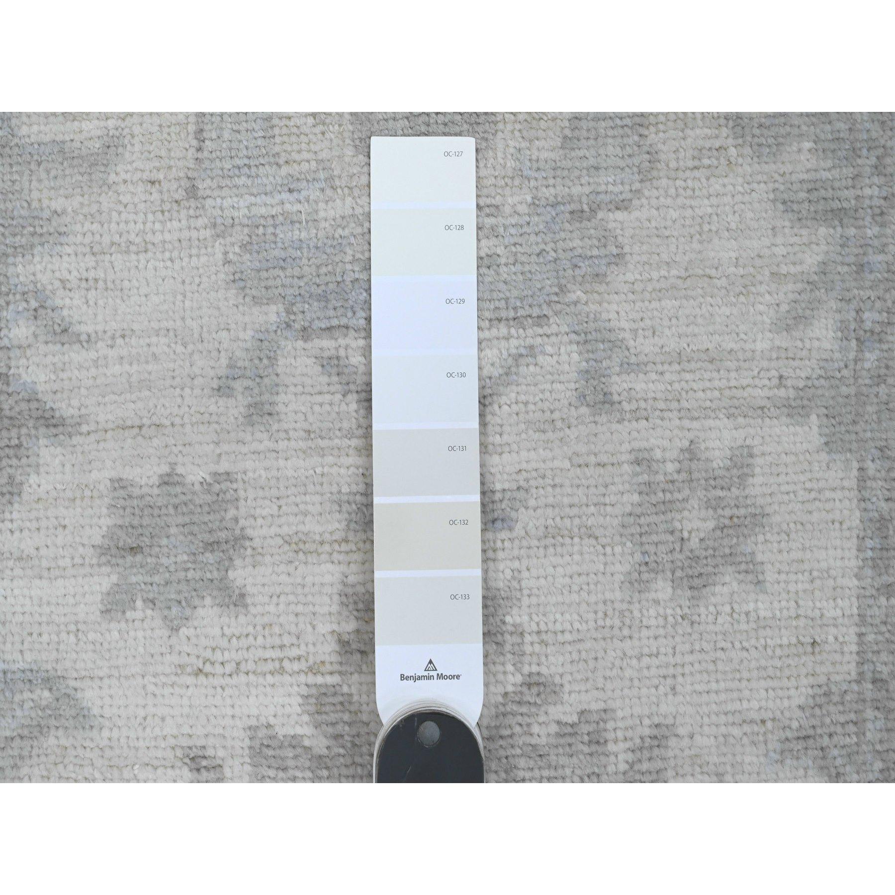 Noué à la main 2'8 