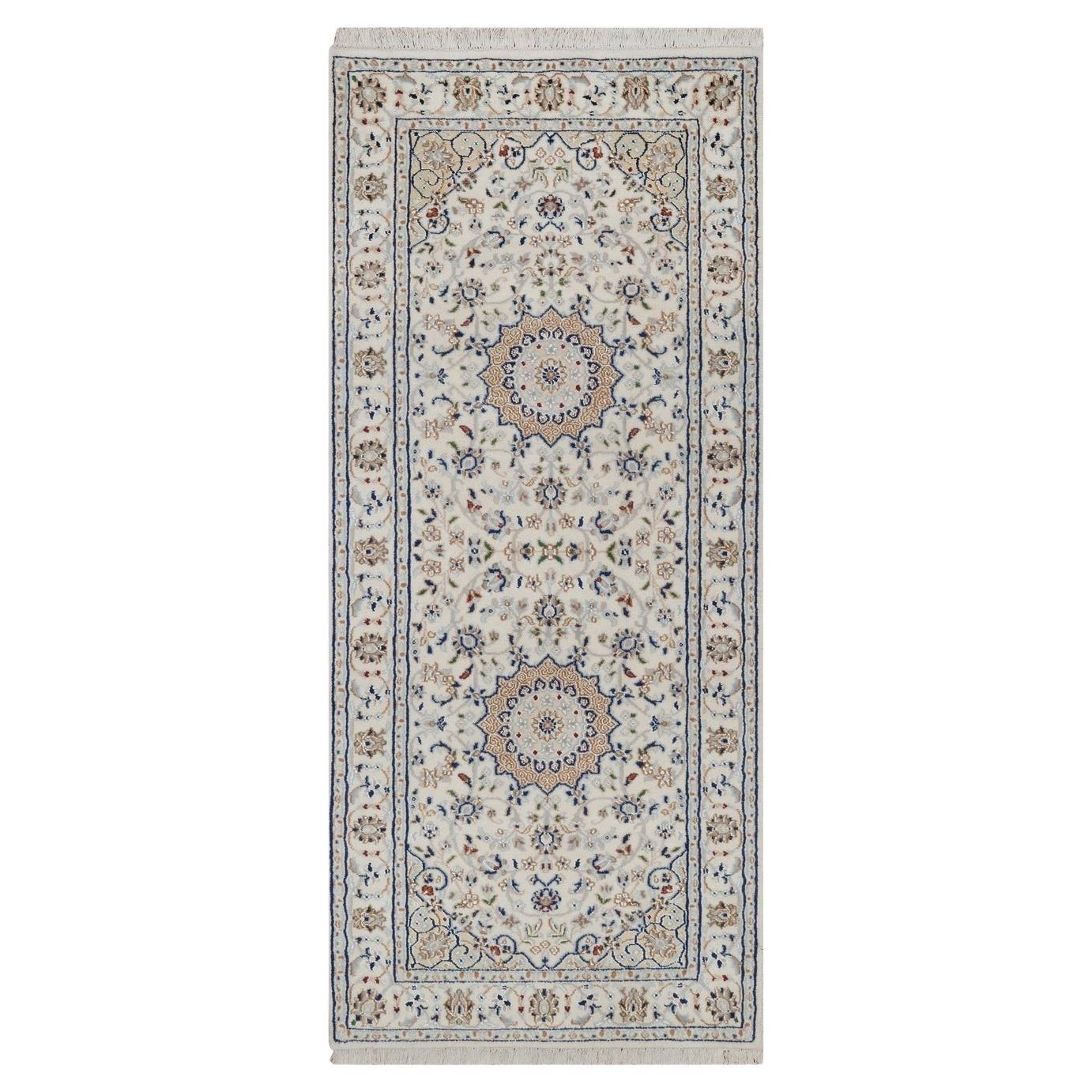 2
8"x6
2" Ivory Wool and Silk Hand Knotted Nain with Flower Design Runner Rug im Angebot