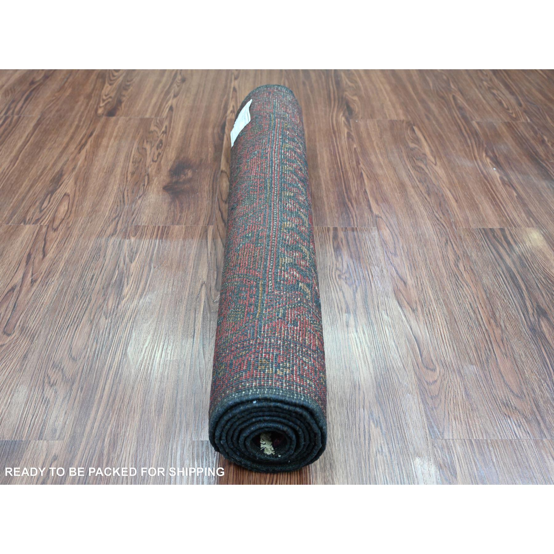 Noué à la main 2'8 