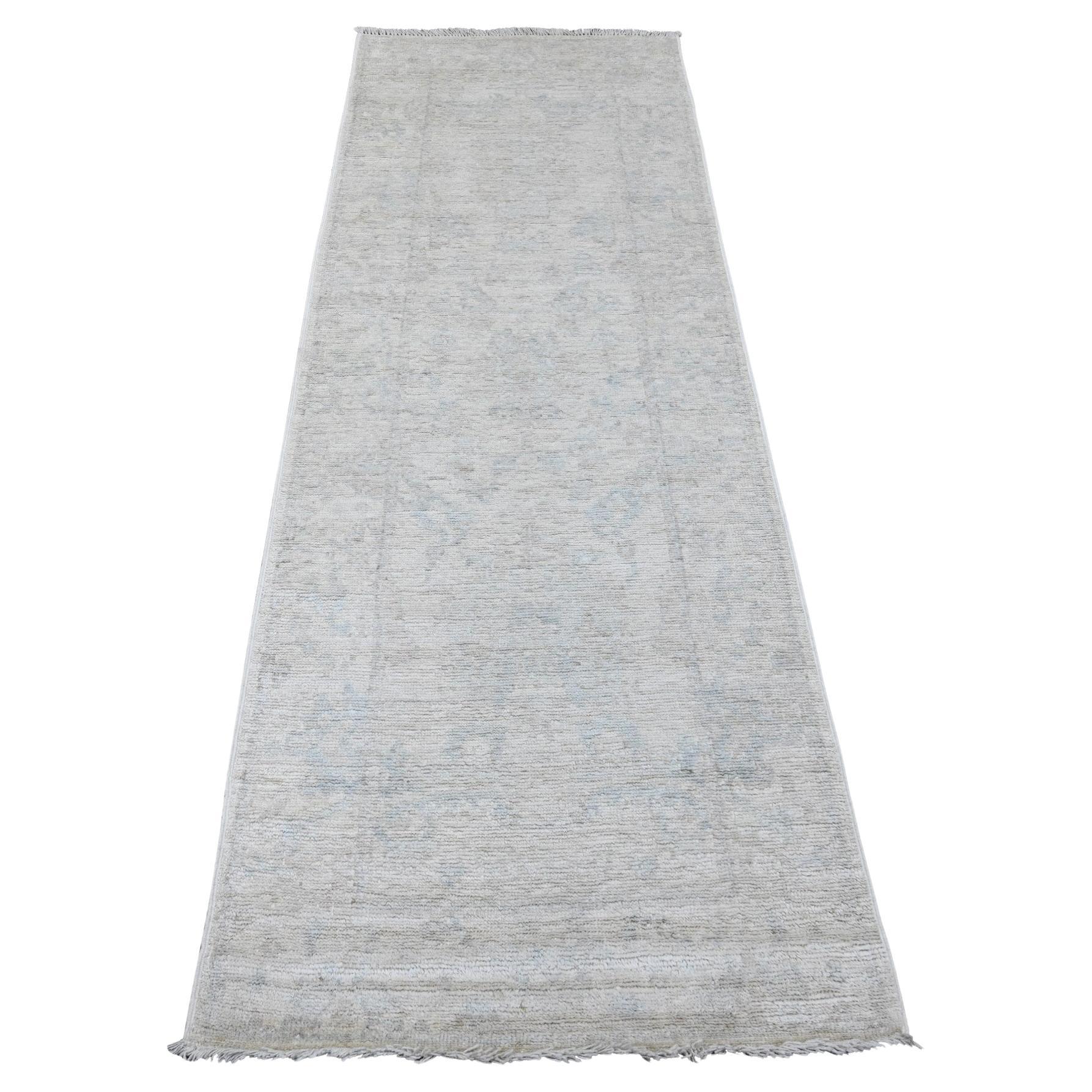 2
8"x7
10" White Hand Knotted Afghan Angora Oushak Leaf Design Wool Runner Rug