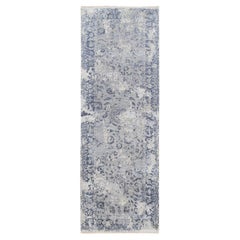 2'8 "x7'8" Tapis de course noué à la main en laine grise à design Kashan et soie pure