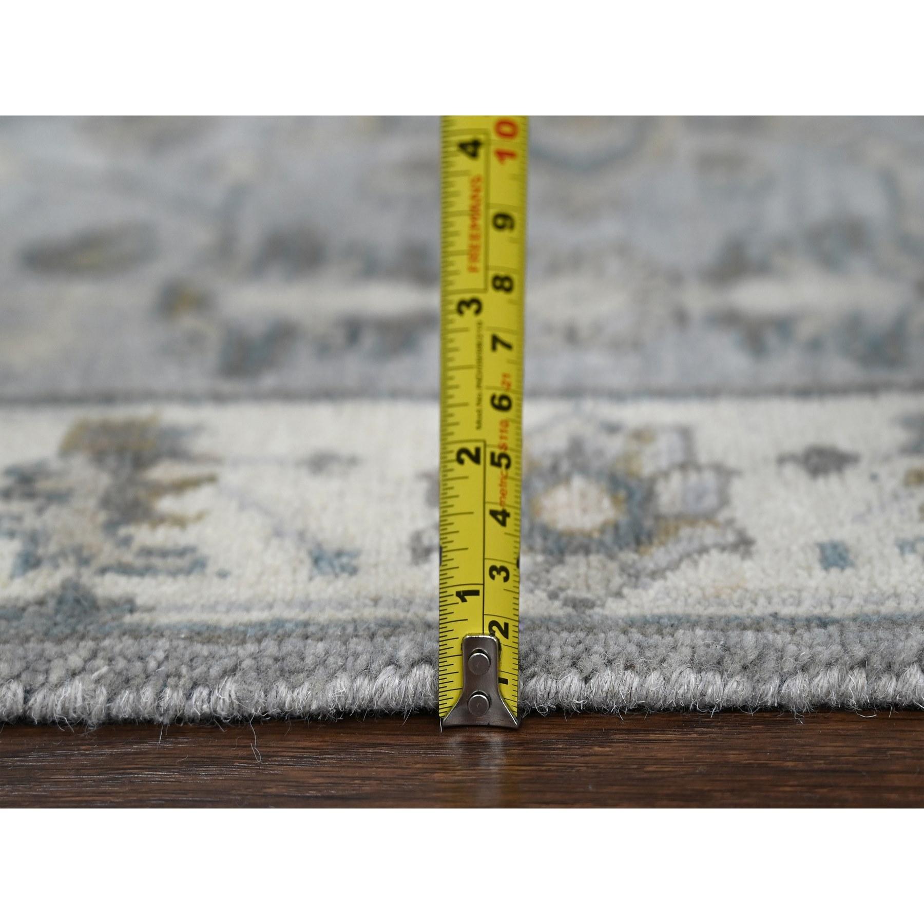 XXI secolo e contemporaneo Tappeto Runner in lana annodata a mano con medaglioni geometrici Karajeh Design Grigio 2'8 