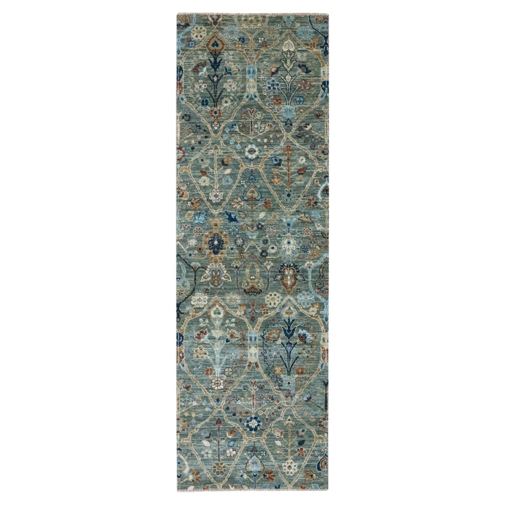 2
8"x8
1" Green Trellis Borderless Garden Design Hand Knotted Wool Runner Rug