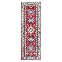 2'8"x8'1" Roter Kazak-Läufer aus weicher Wolle mit Medaillons-Design, handgeknüpft