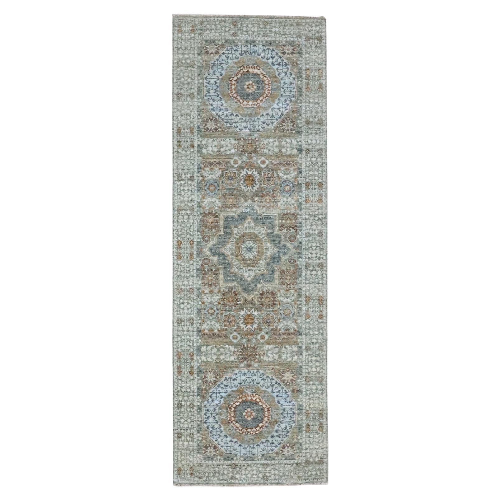 2
8 "x8
1" Sage Green Hand geknüpft Pre Historic Mamluke Design Wolle Läufer Teppich im Angebot