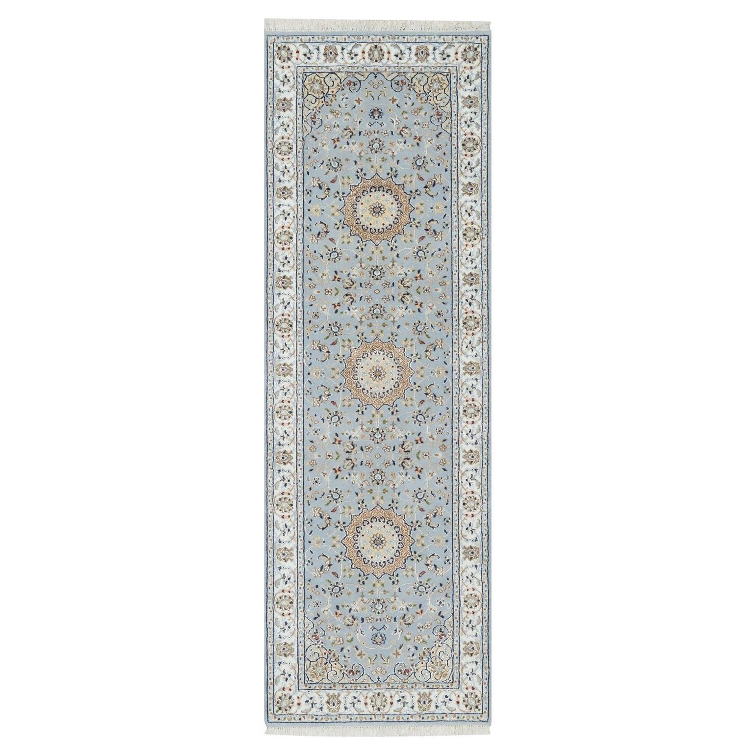 2'8"x8'3" Beau Blue, 250 KPSI, handgeknüpfter Nain Desgn-Läufer aus Wolle und Seide, Beau Blue