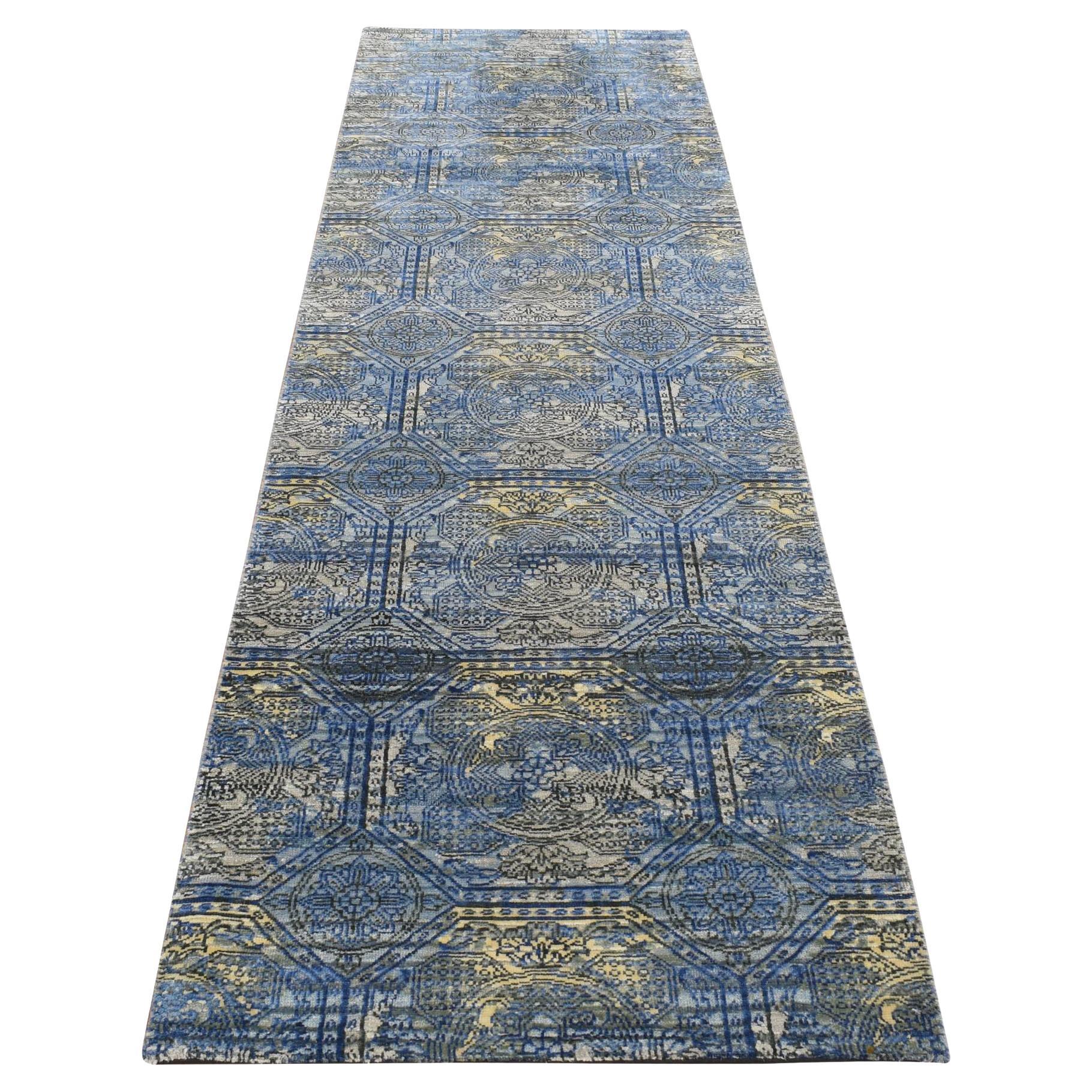 2
8 "x9
1" Tapis de course en soie et laine noué à la main à motifs de rosettes répétitifs bleus